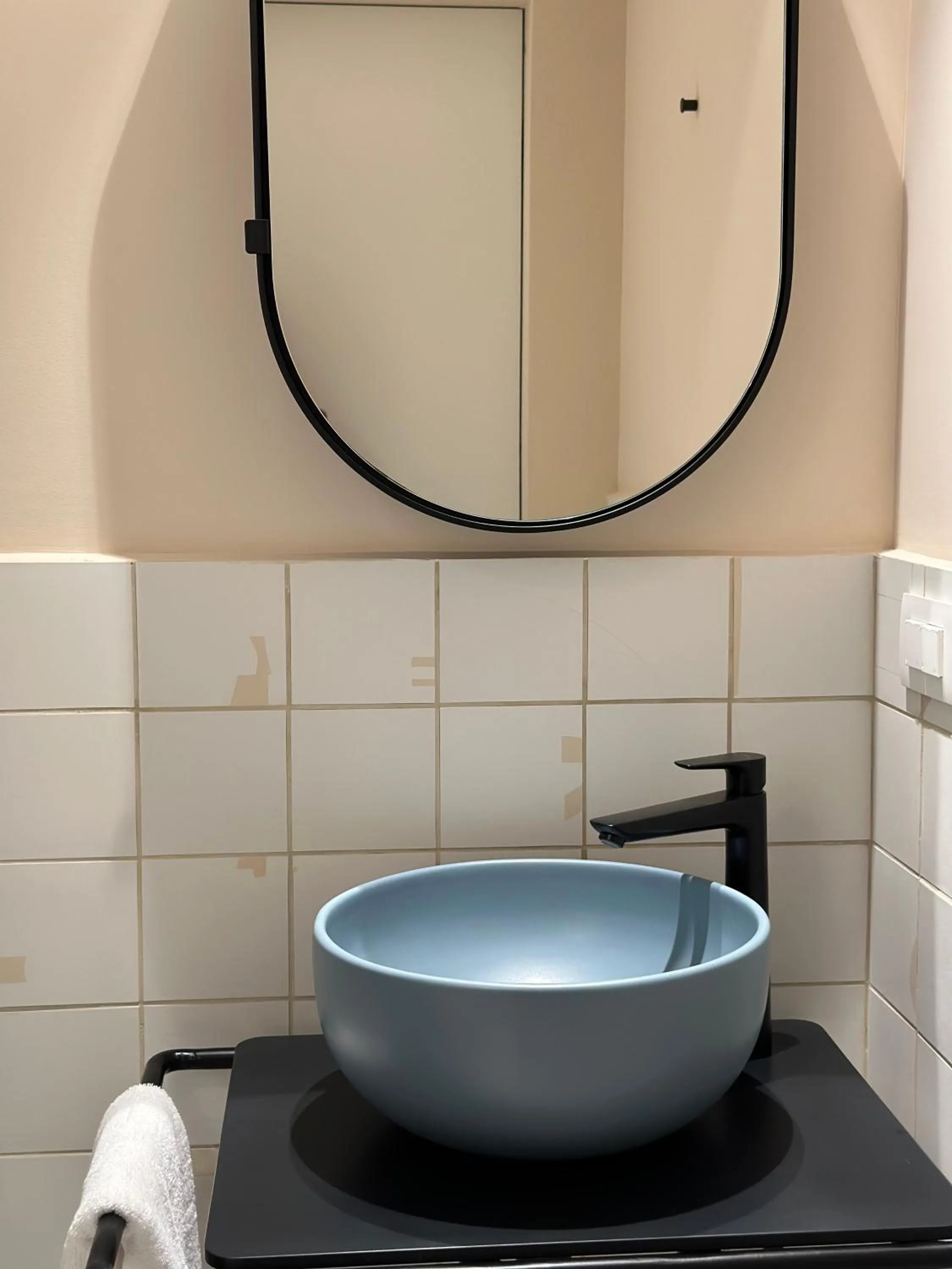 Bathroom in AIONION RESIDENCES by K&K