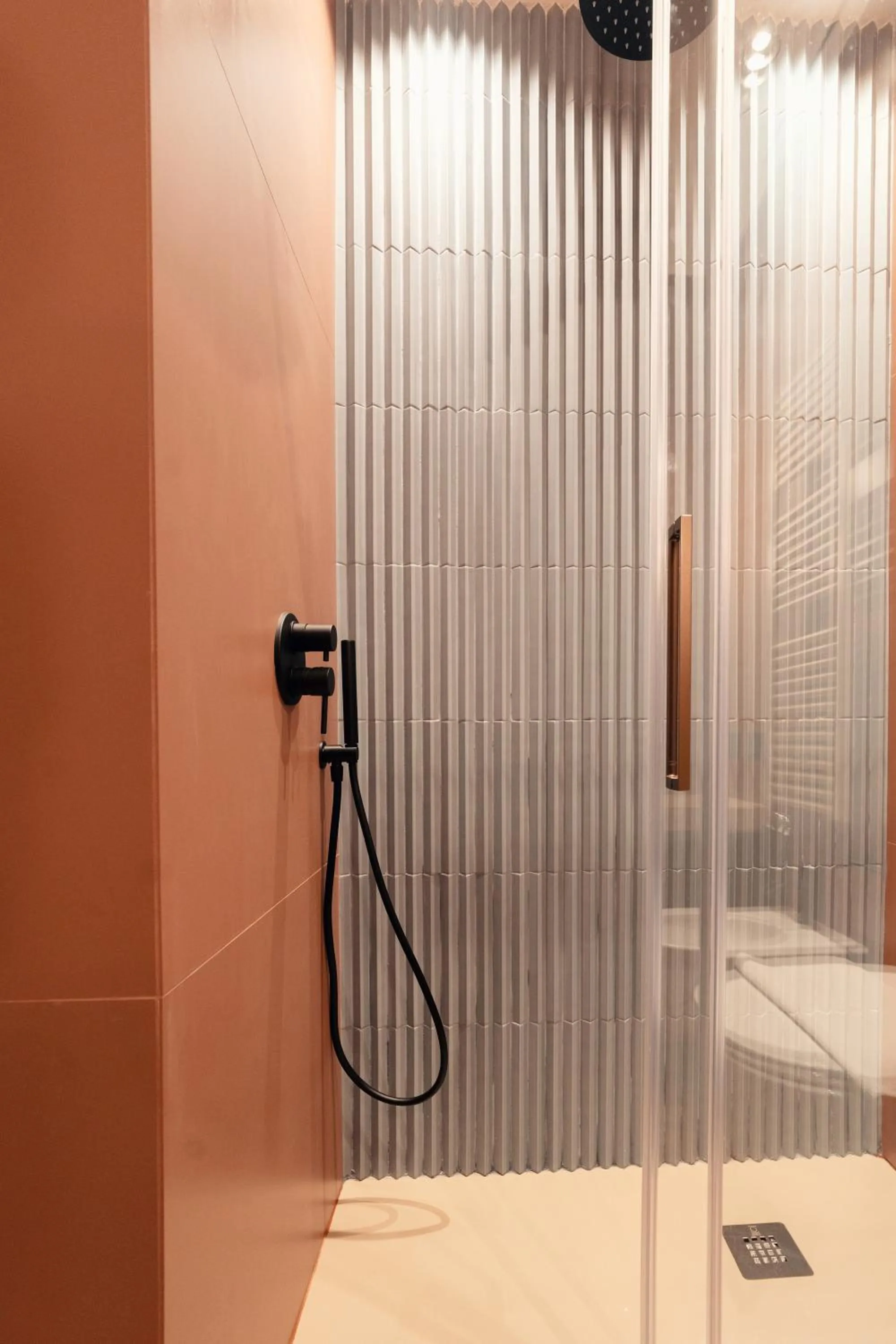 Shower in The Flow - Via Del Corso