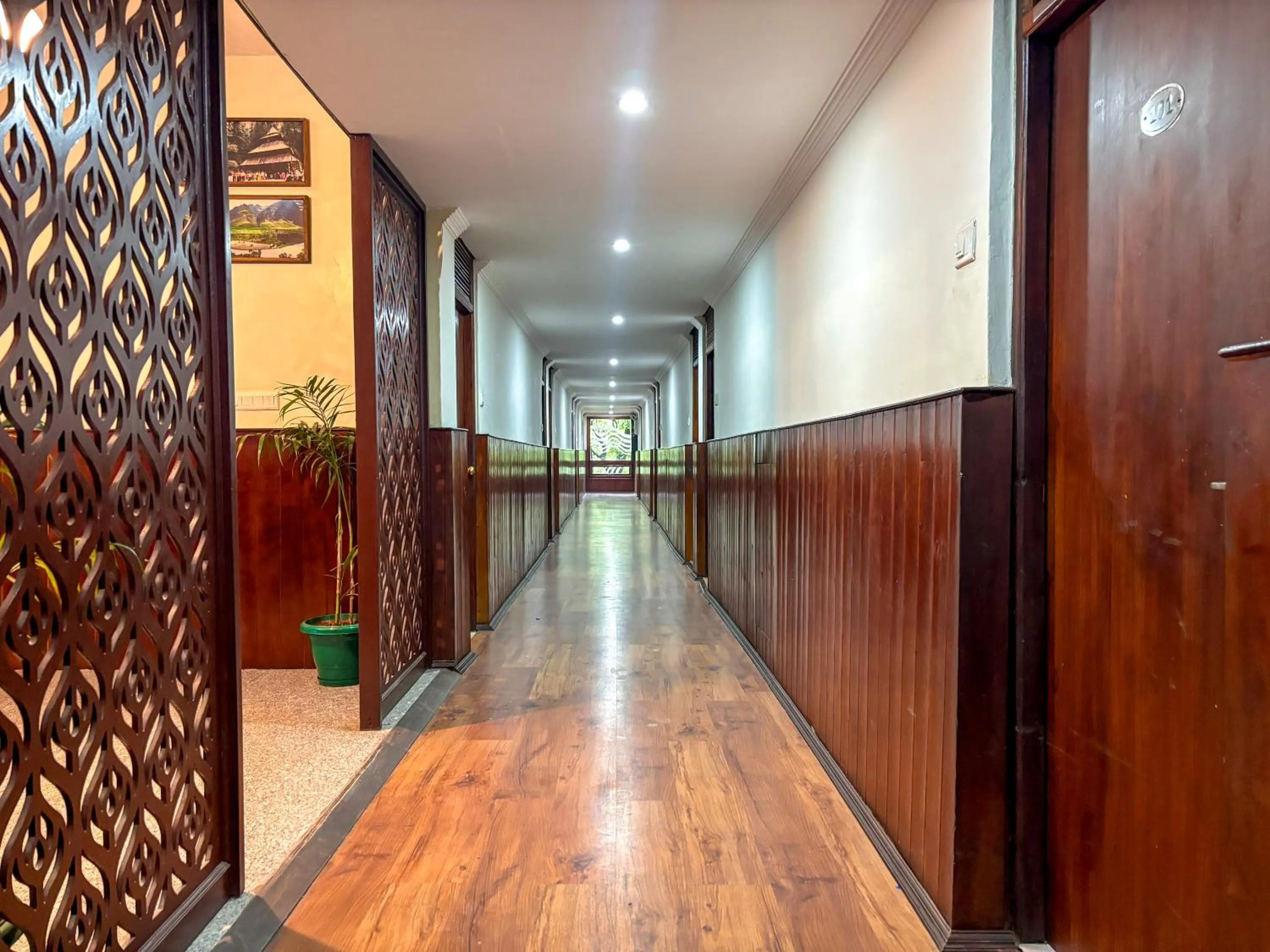 elevator in Shobla Royale