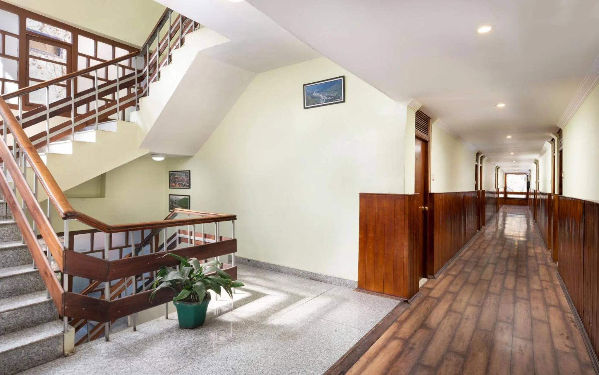 Area and facilities in Shobla Royale