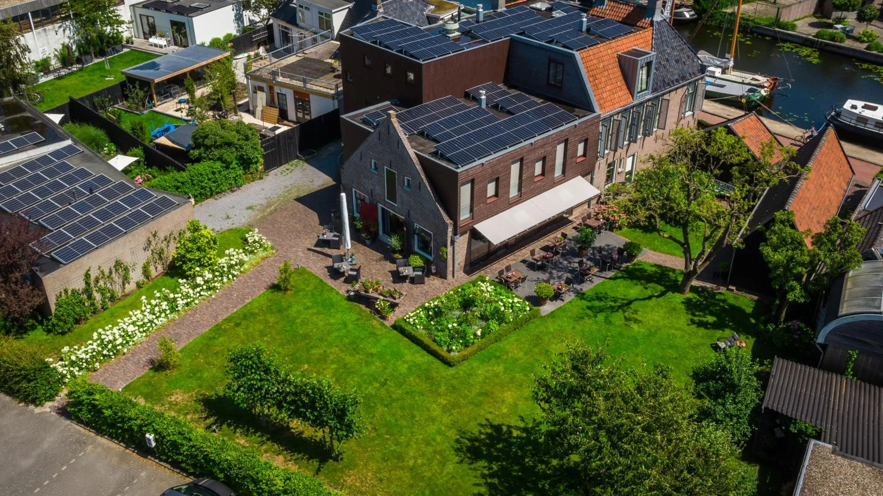 Property building in Hotel Lemmer