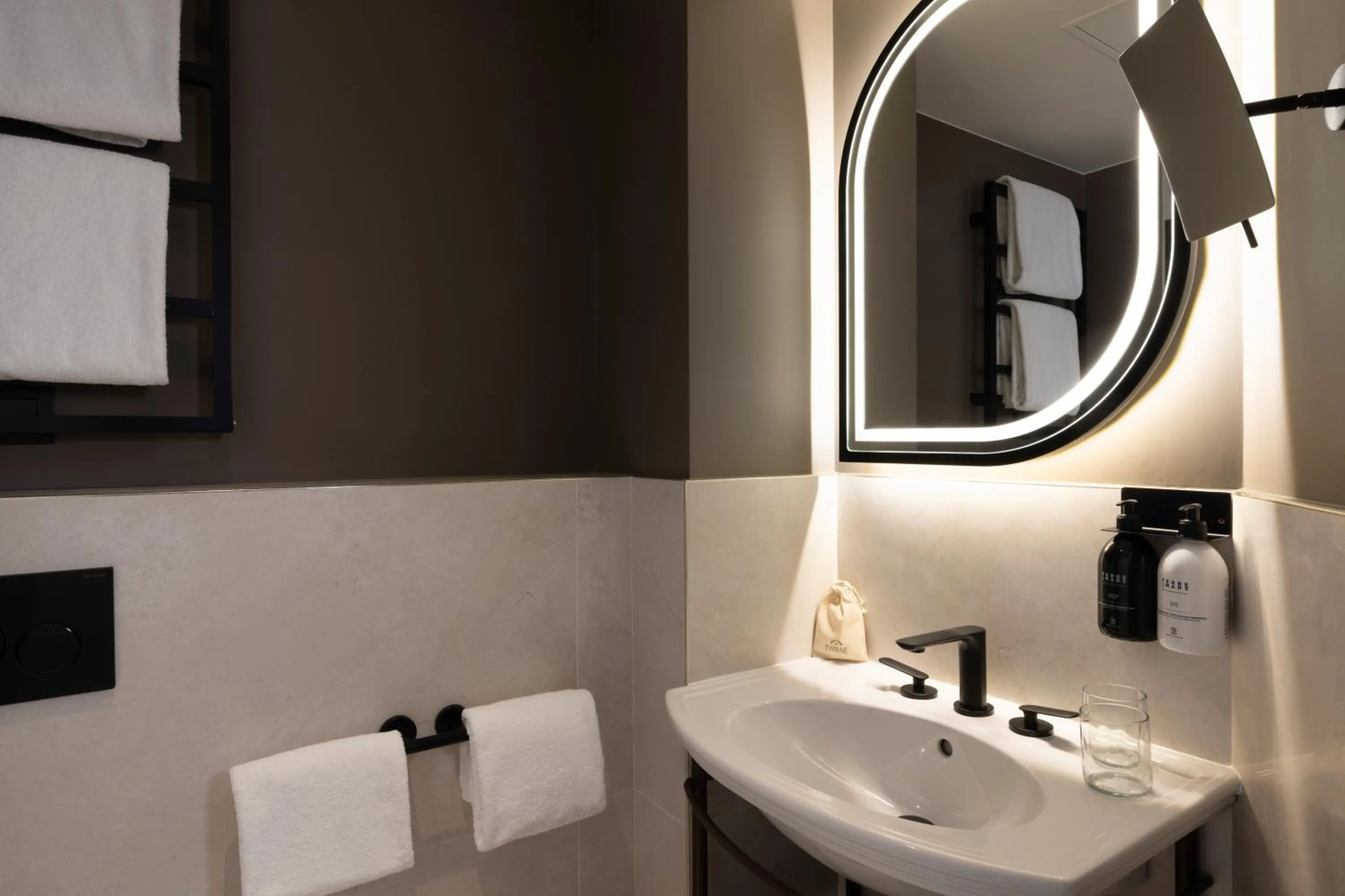 Bathroom in Hôtel L'Ormaie & Spa