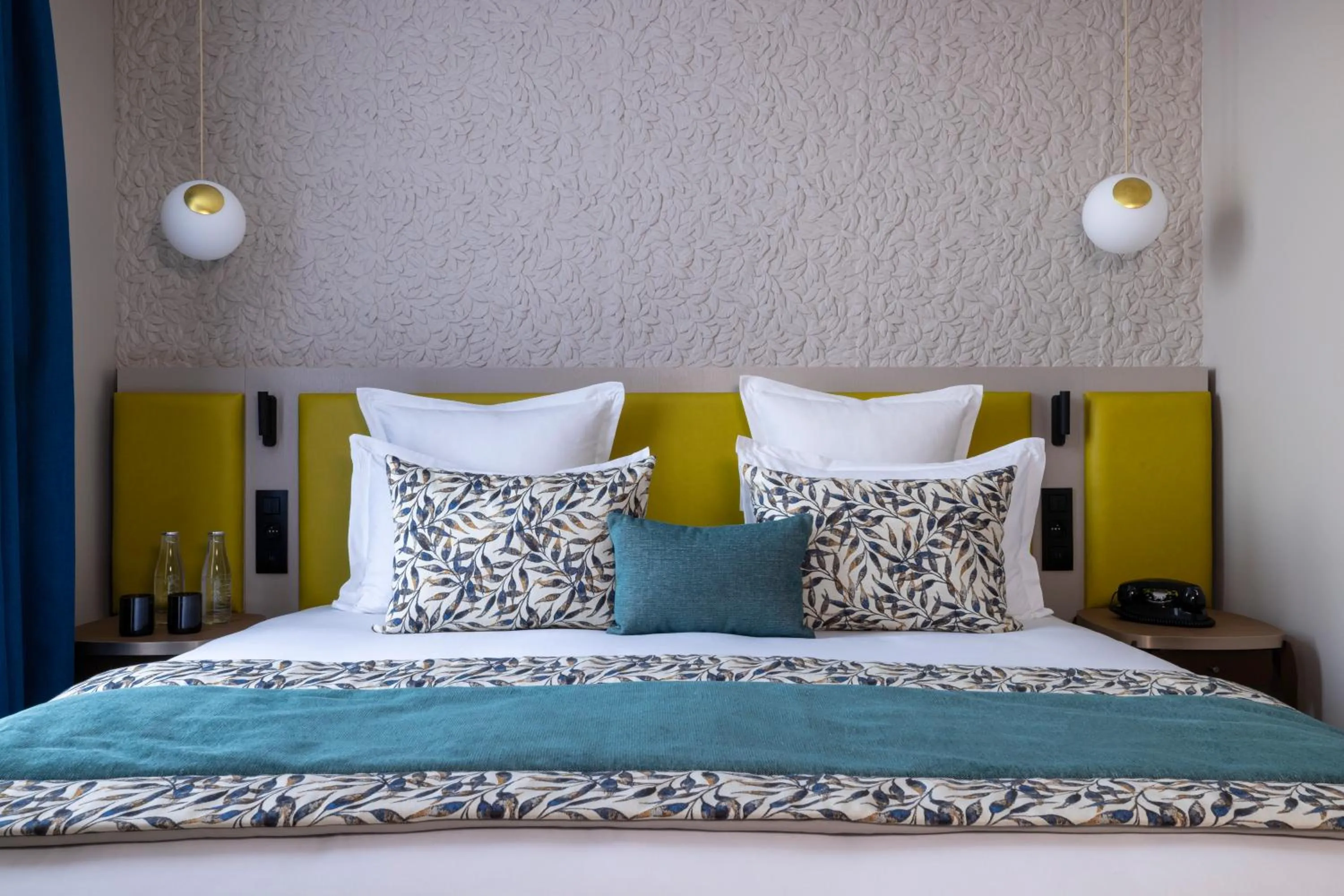 Bed in Hôtel L'Ormaie & Spa