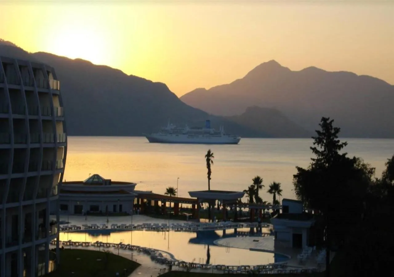 Sunrise in Green Nature Diamond