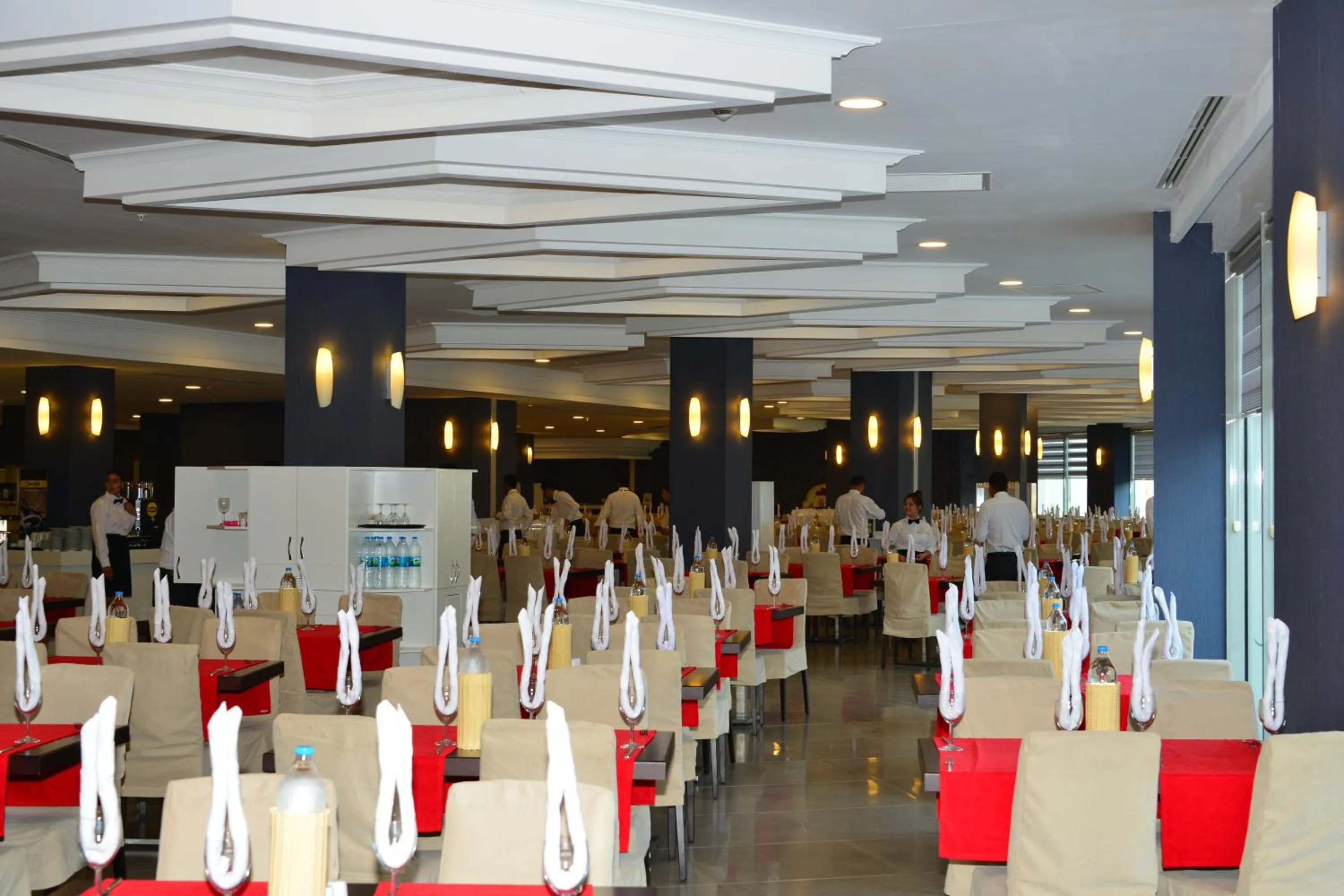 Restaurant/places to eat in Green Nature Diamond