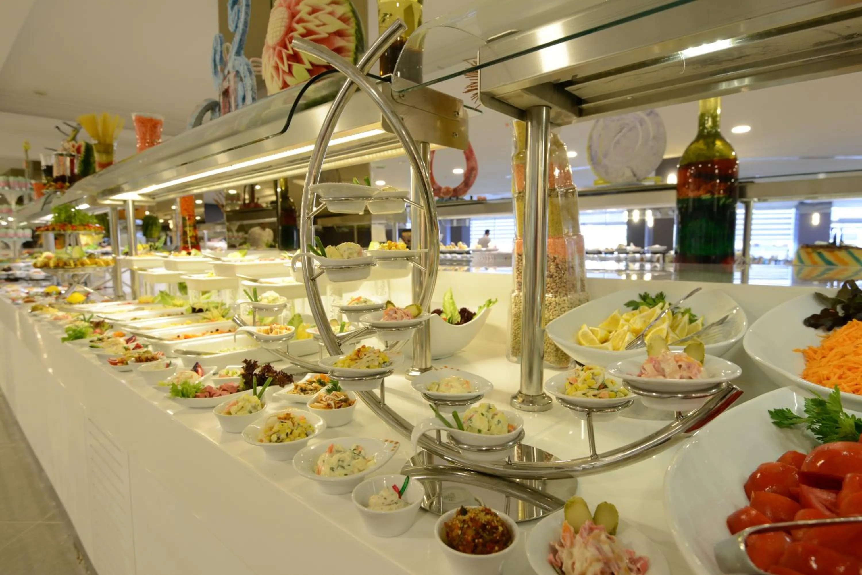 Restaurant/places to eat in Green Nature Diamond