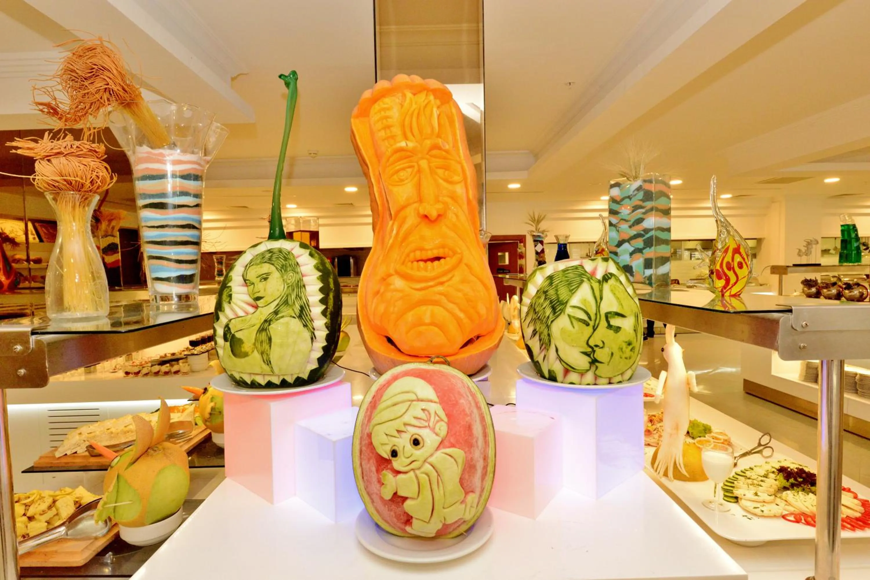 Restaurant/places to eat in Green Nature Diamond