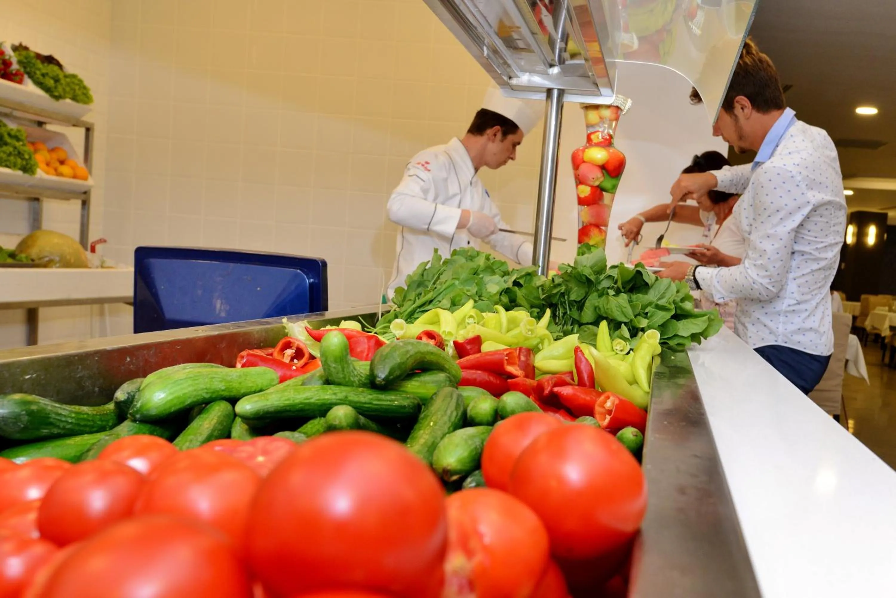 Restaurant/places to eat in Green Nature Diamond