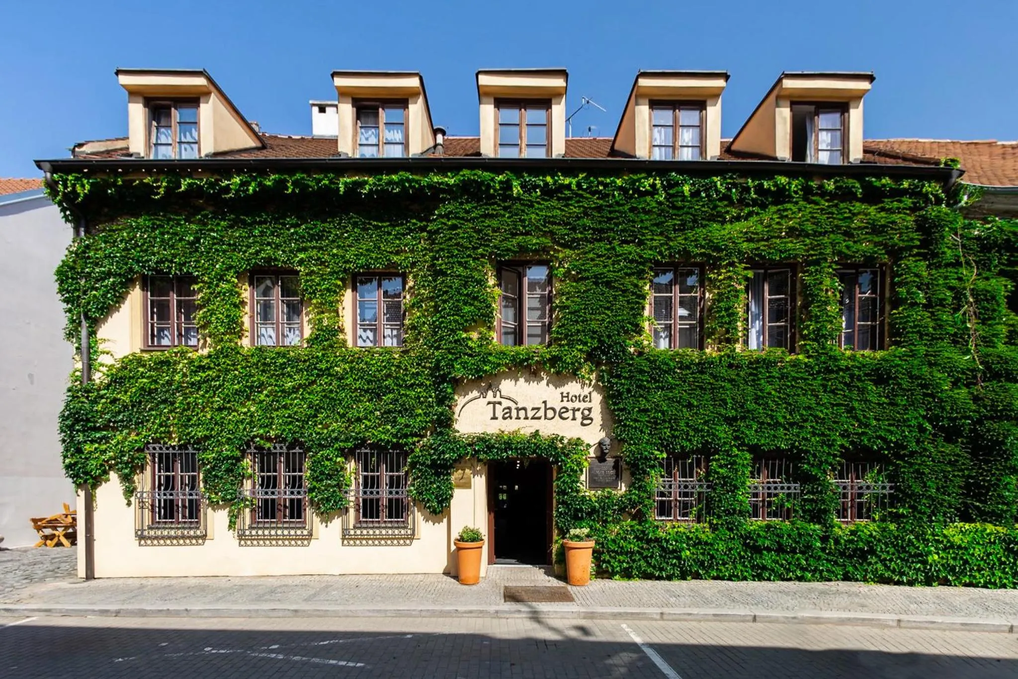 Property building in Hotel Tanzberg Mikulov