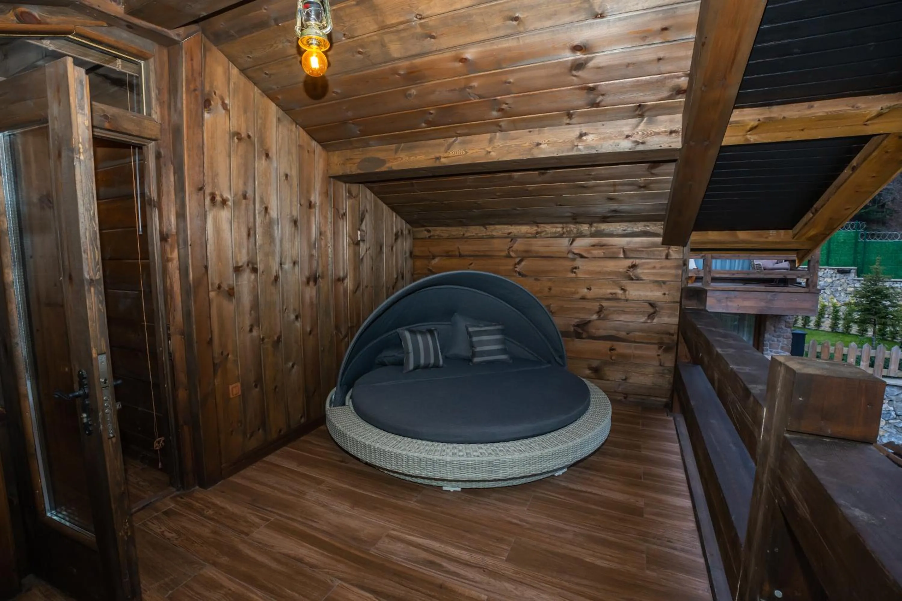 Bİ ABANT MASALI VİLLAGE HOTEL