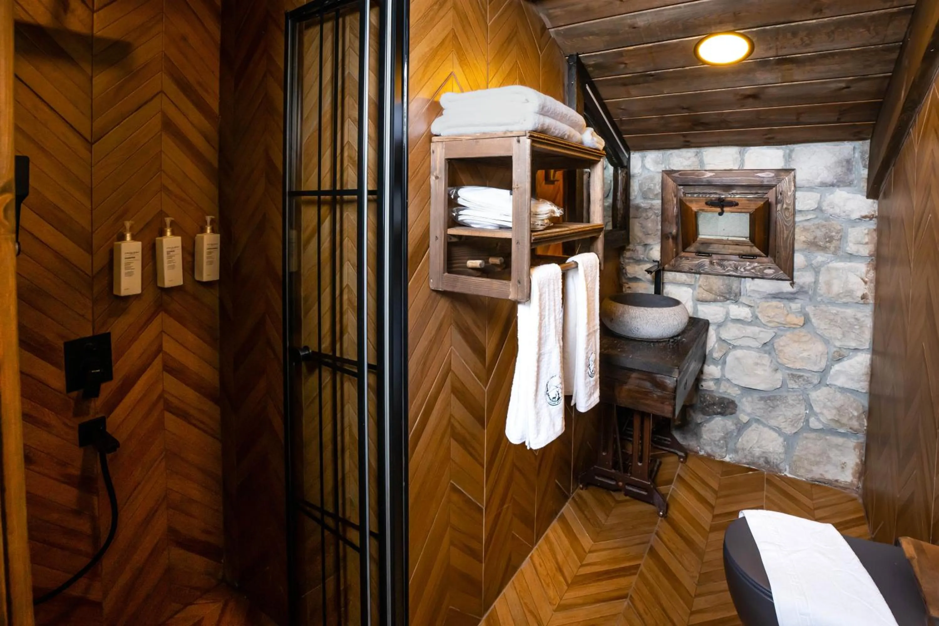 Bİ ABANT MASALI VİLLAGE HOTEL