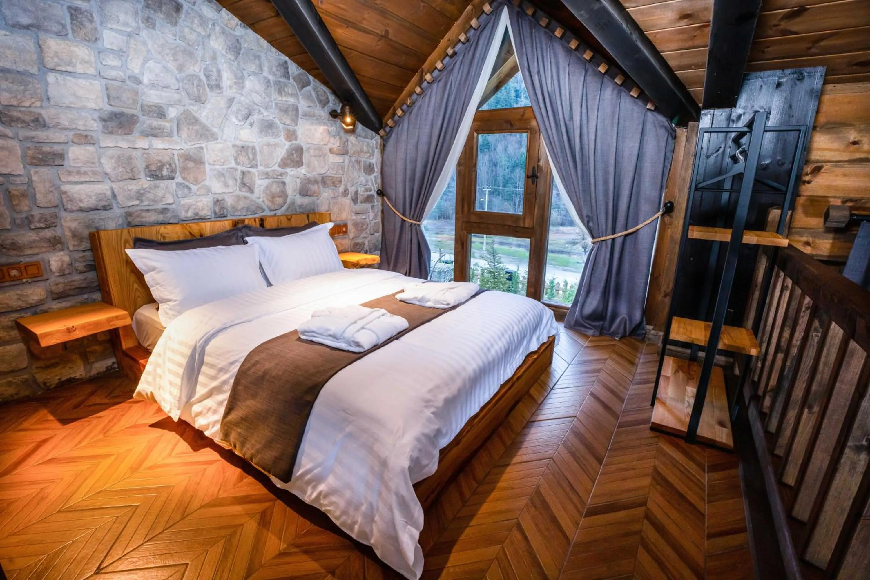 Bed in Bİ ABANT MASALI VİLLAGE HOTEL