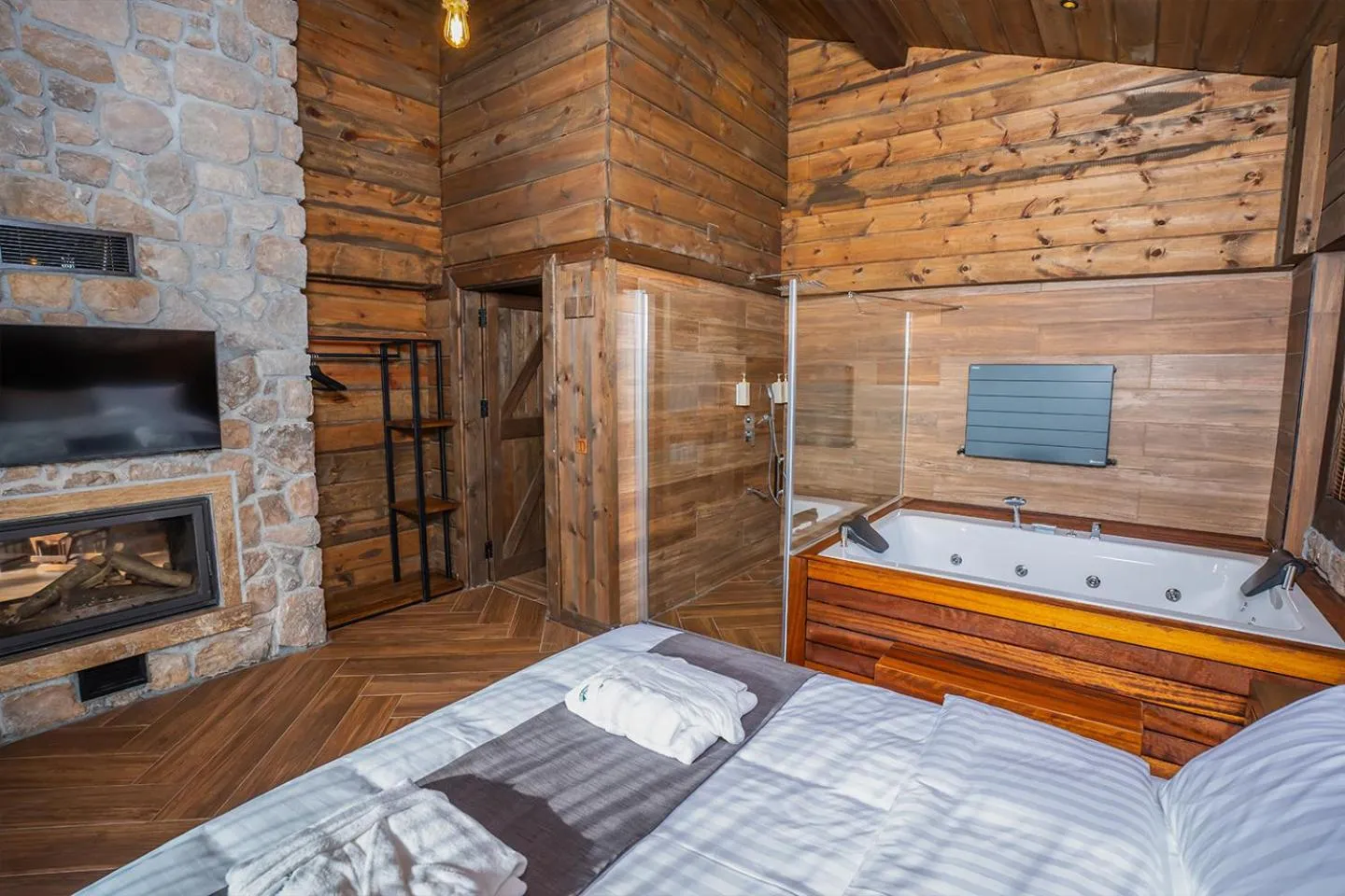 Bed in Bİ ABANT MASALI VİLLAGE HOTEL