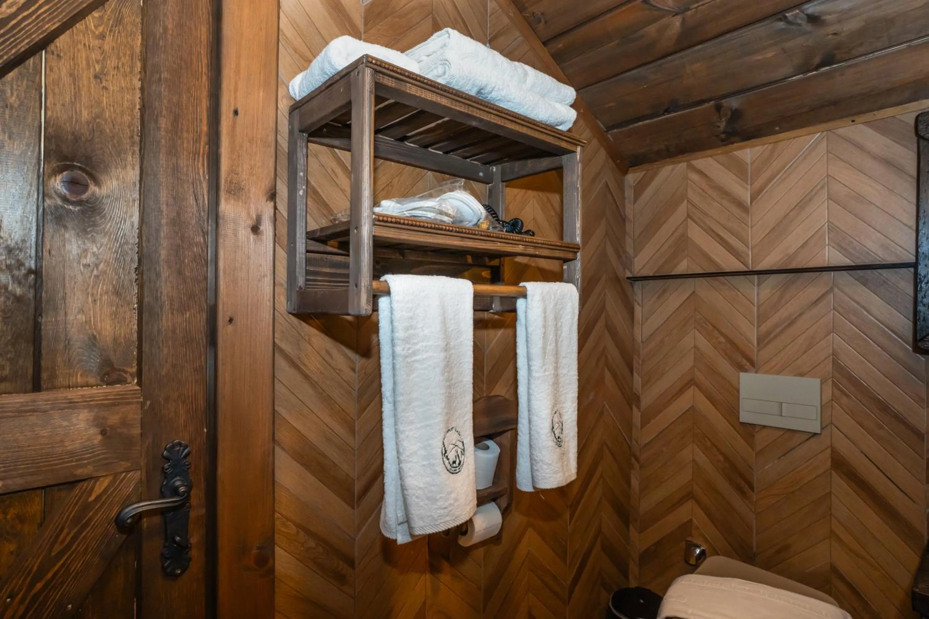 Bİ ABANT MASALI VİLLAGE HOTEL