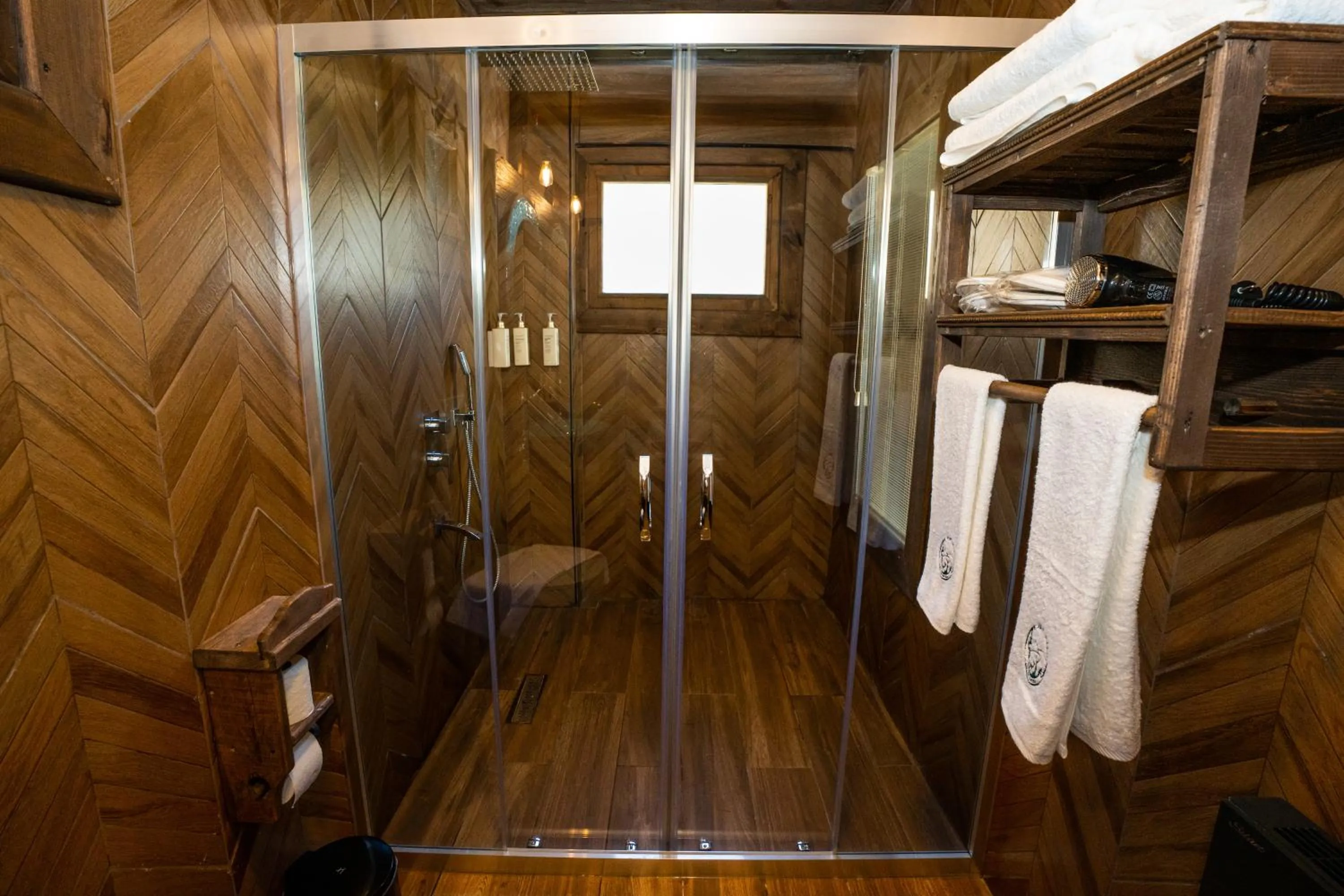 Bİ ABANT MASALI VİLLAGE HOTEL