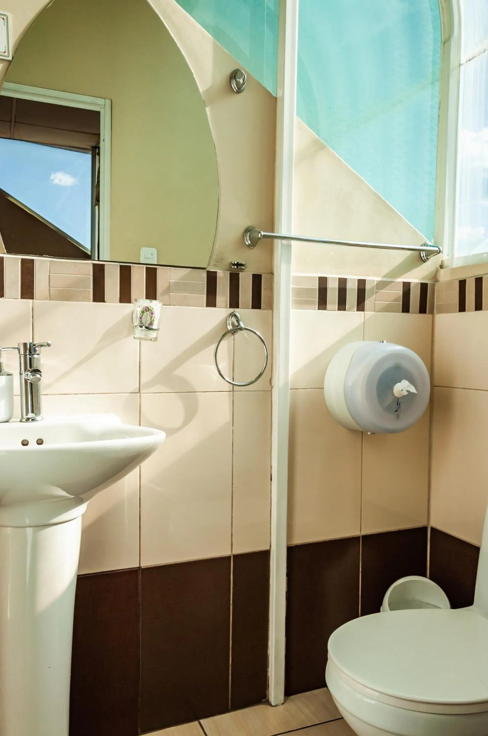 Toilet in Hotel Las Gardenias