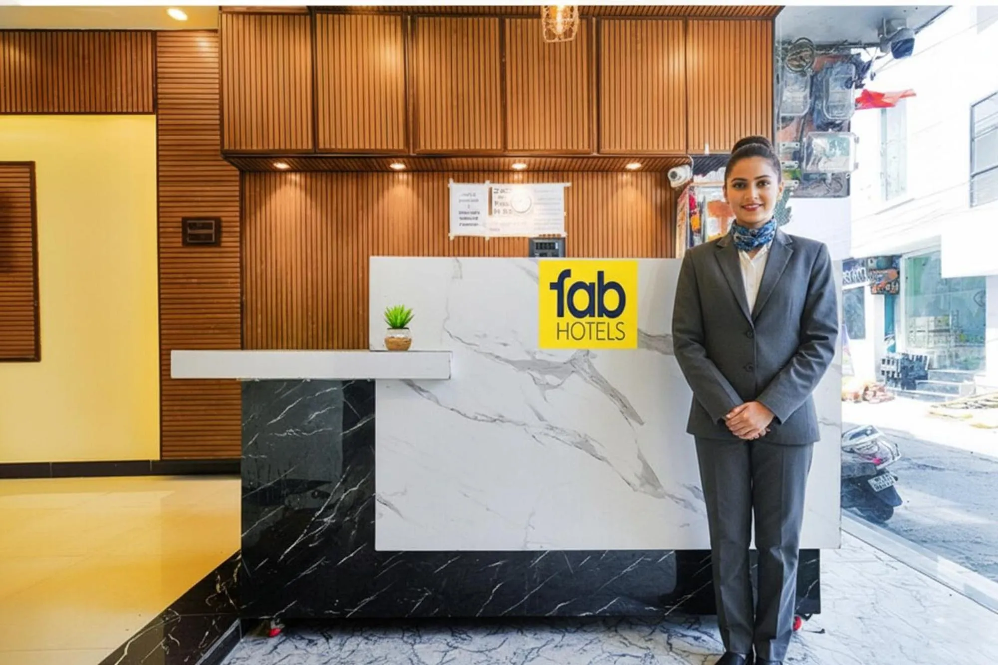 Lobby or reception in FabHotel Shree Moti Palace