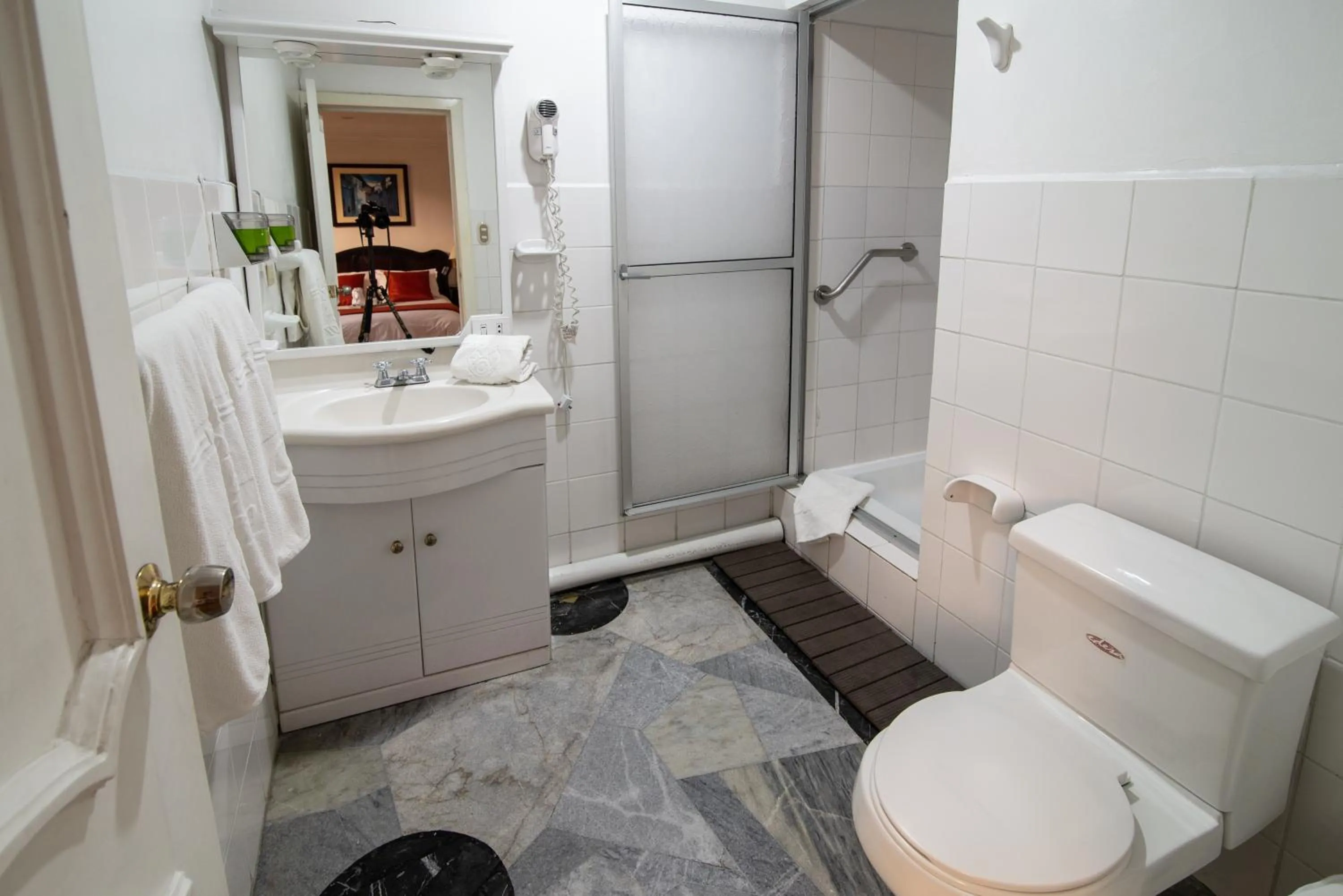 Bathroom in Hotel Cordero