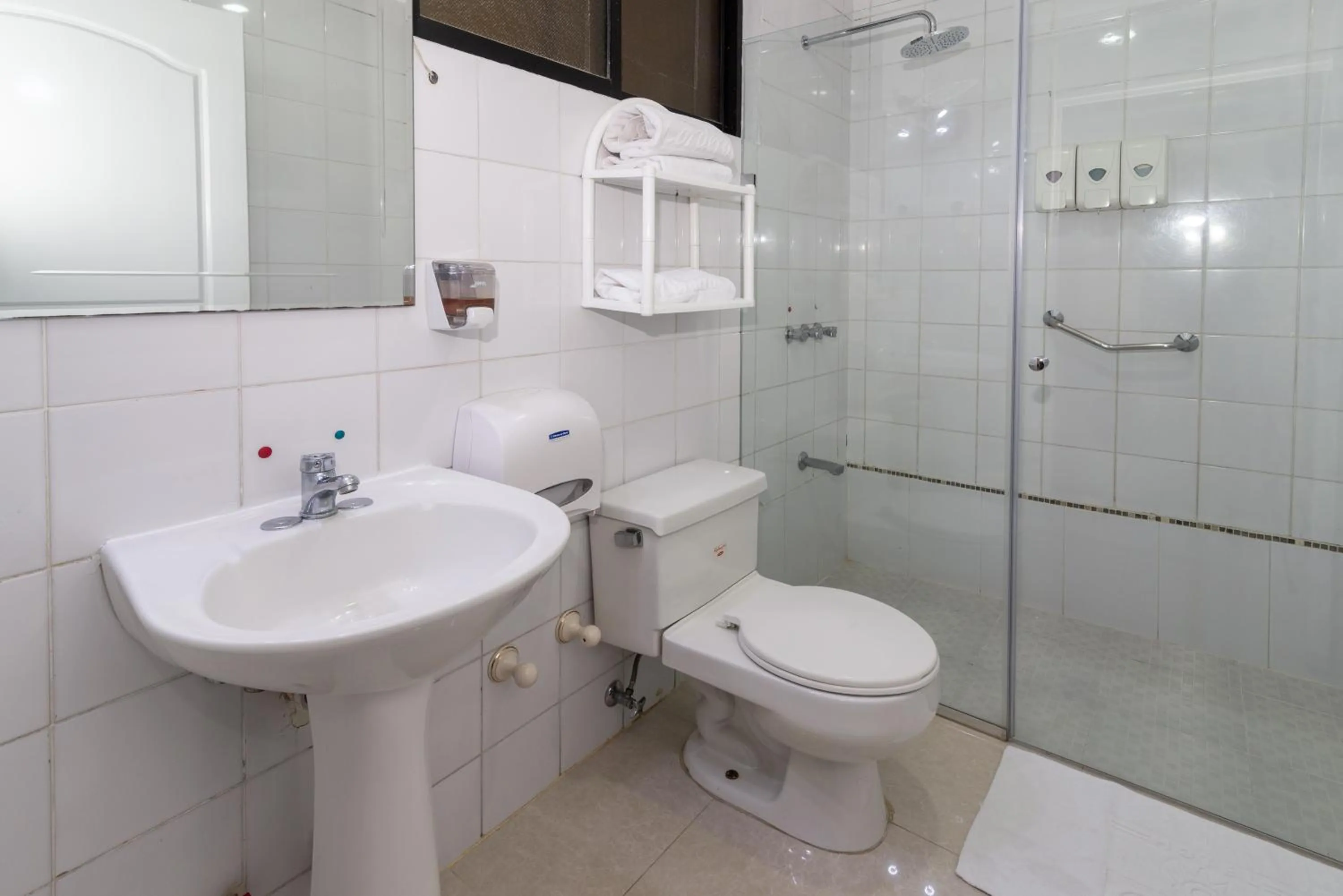 Bathroom in Hotel Cordero