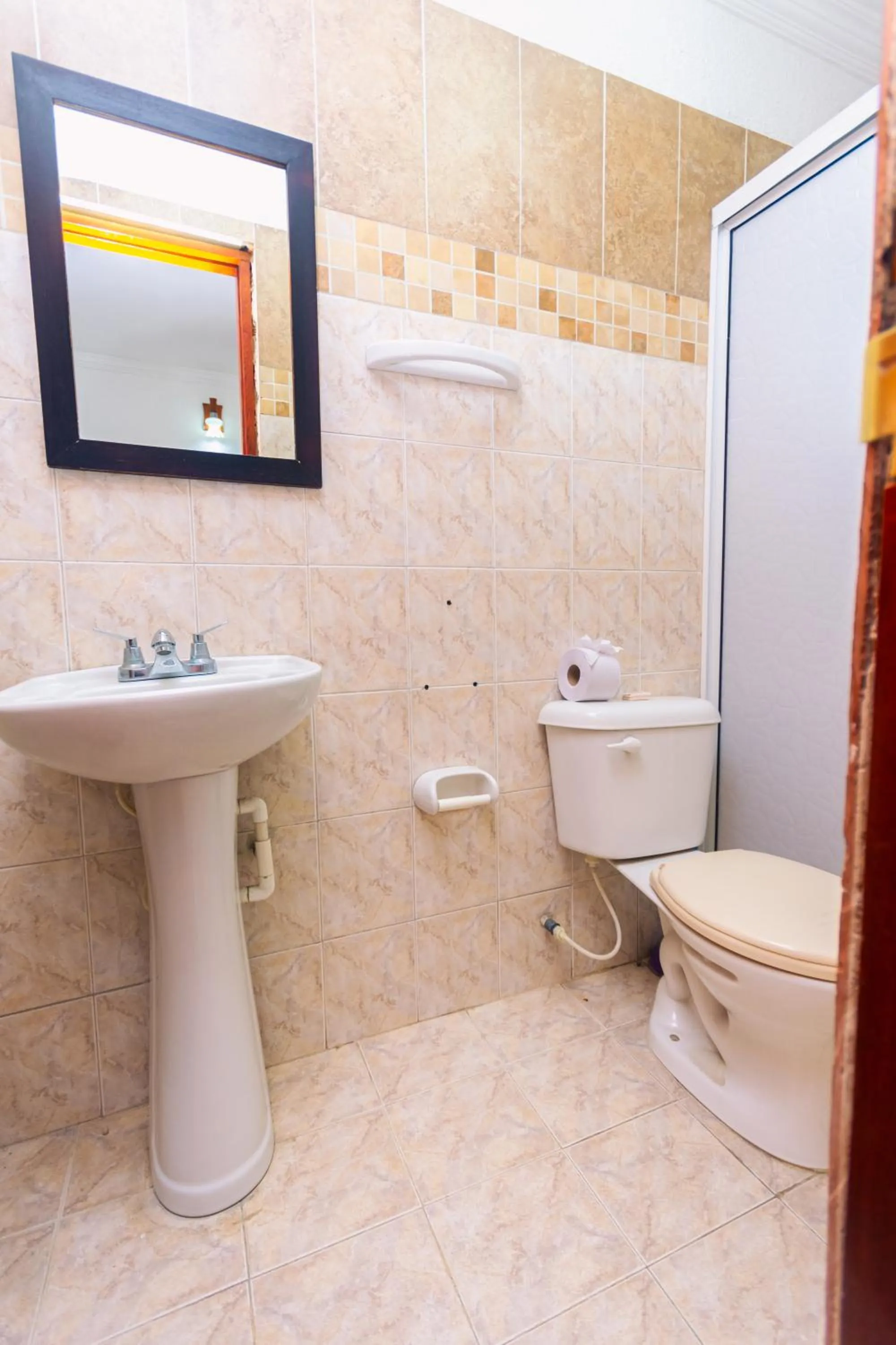 Shower in Hotel Med Cartagena