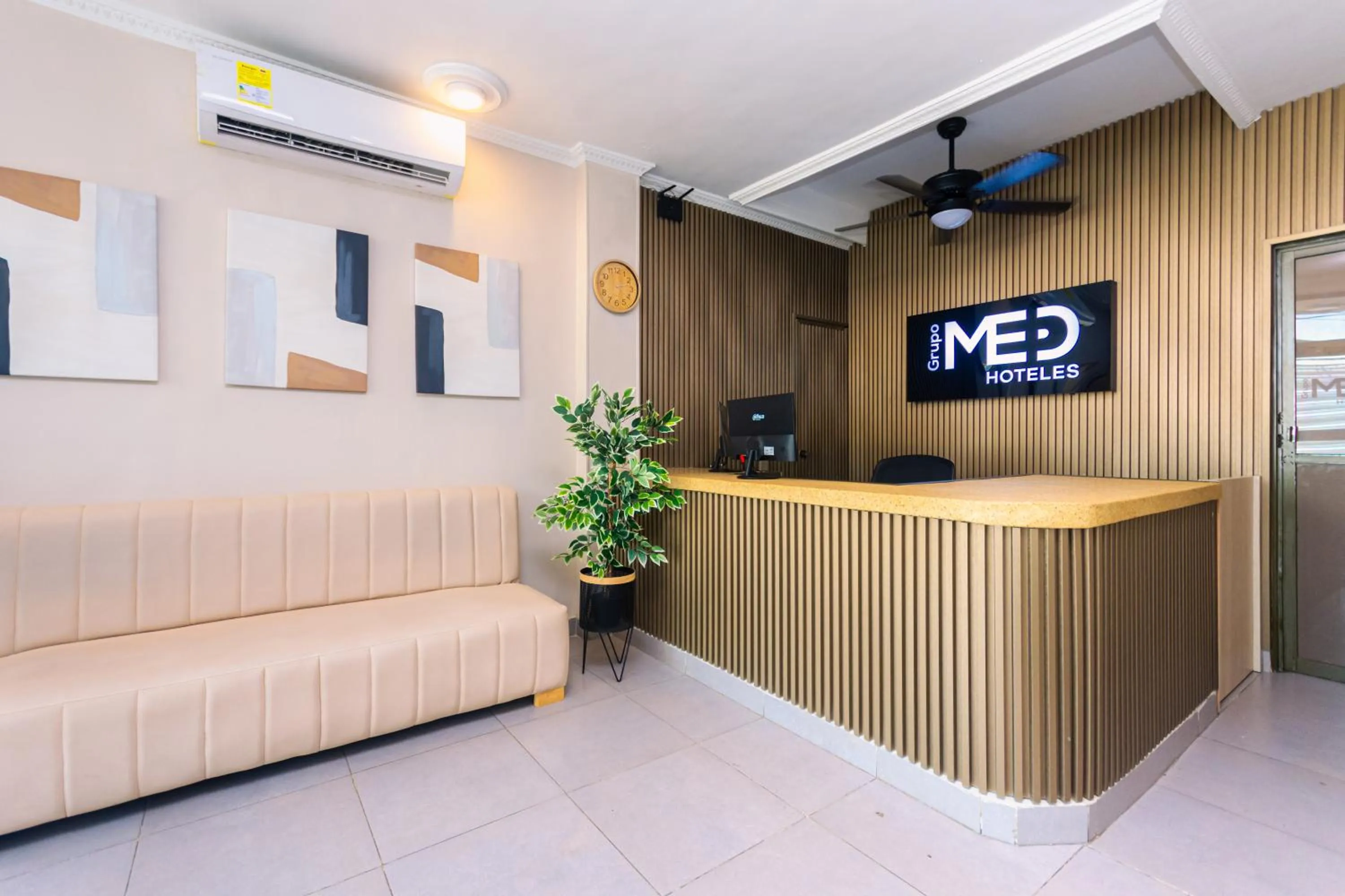 Lobby or reception in Hotel Med Cartagena