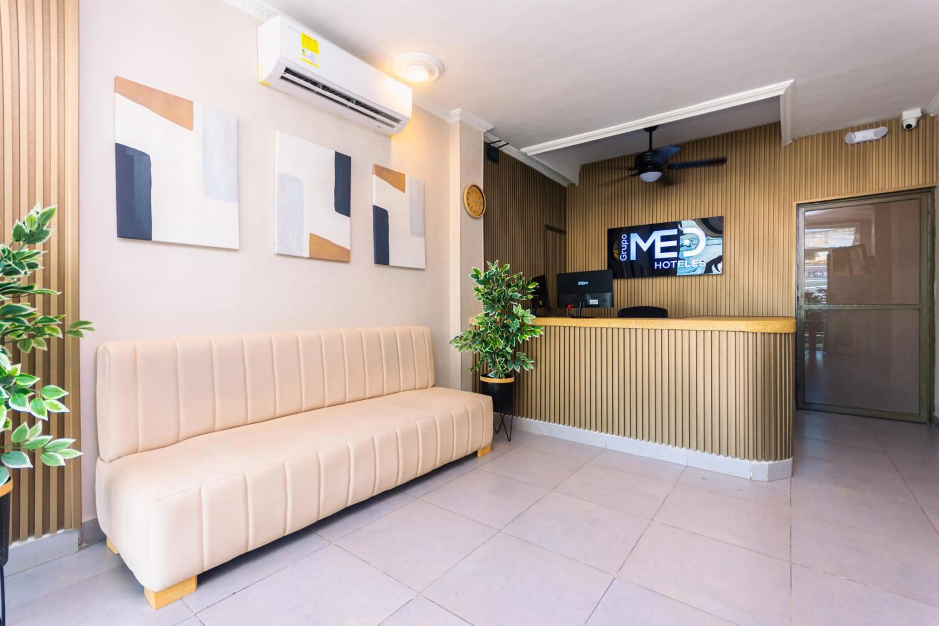 Lobby or reception in Hotel Med Cartagena