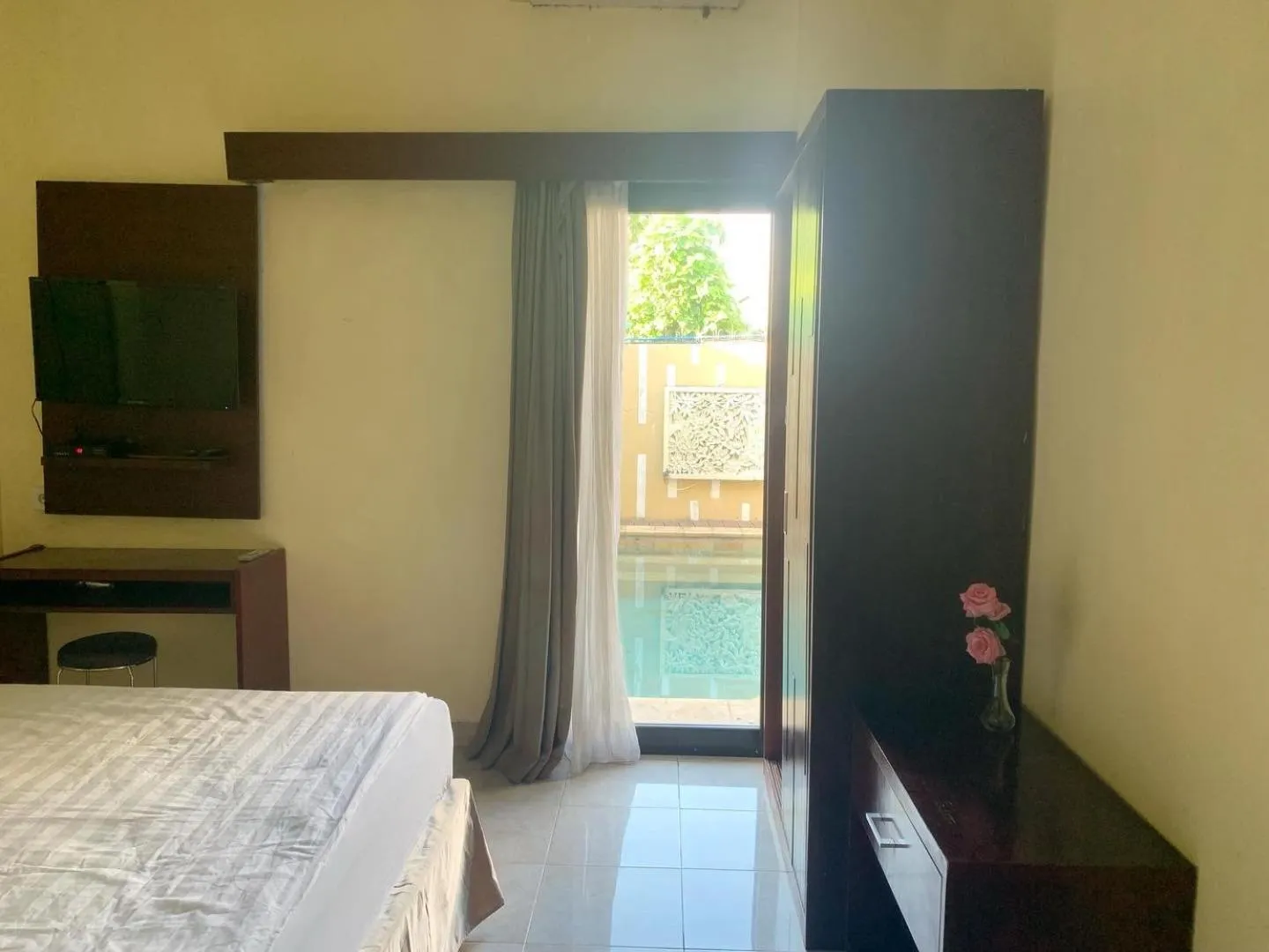 View (from property/room), Bed in Cozy Palm Villa