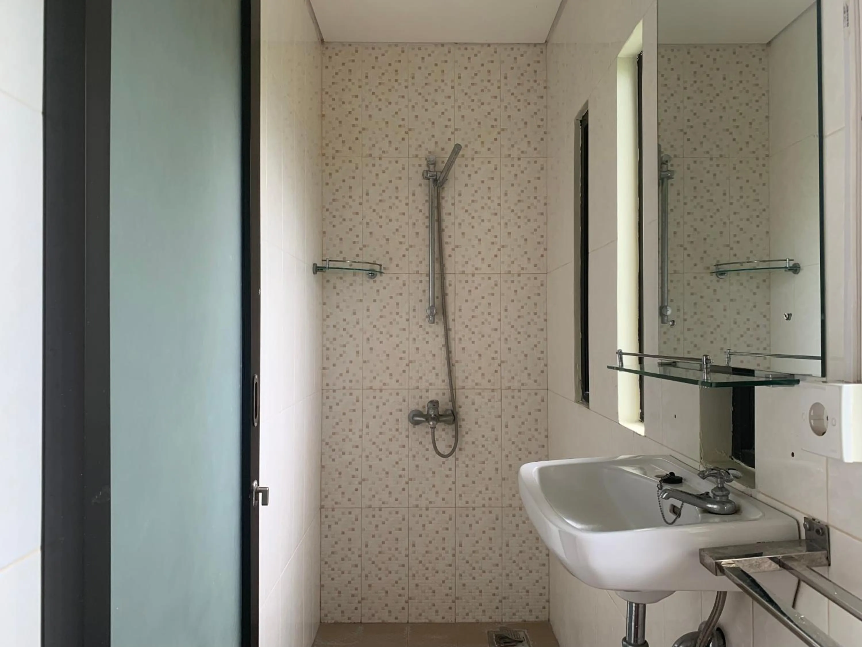 Shower in Cozy Palm Villa