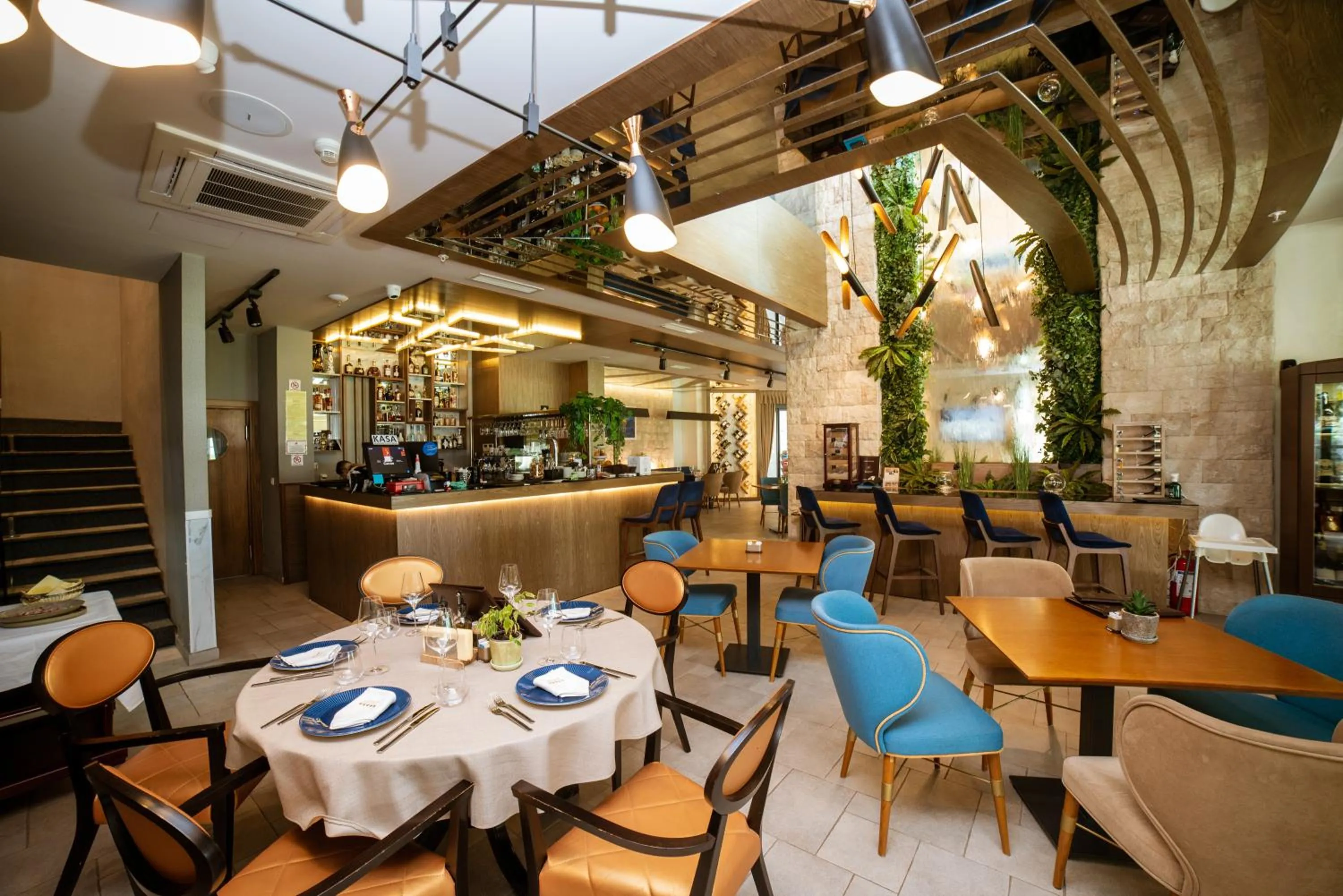 Restaurant/places to eat in Hotel Imperial Conference & Spa