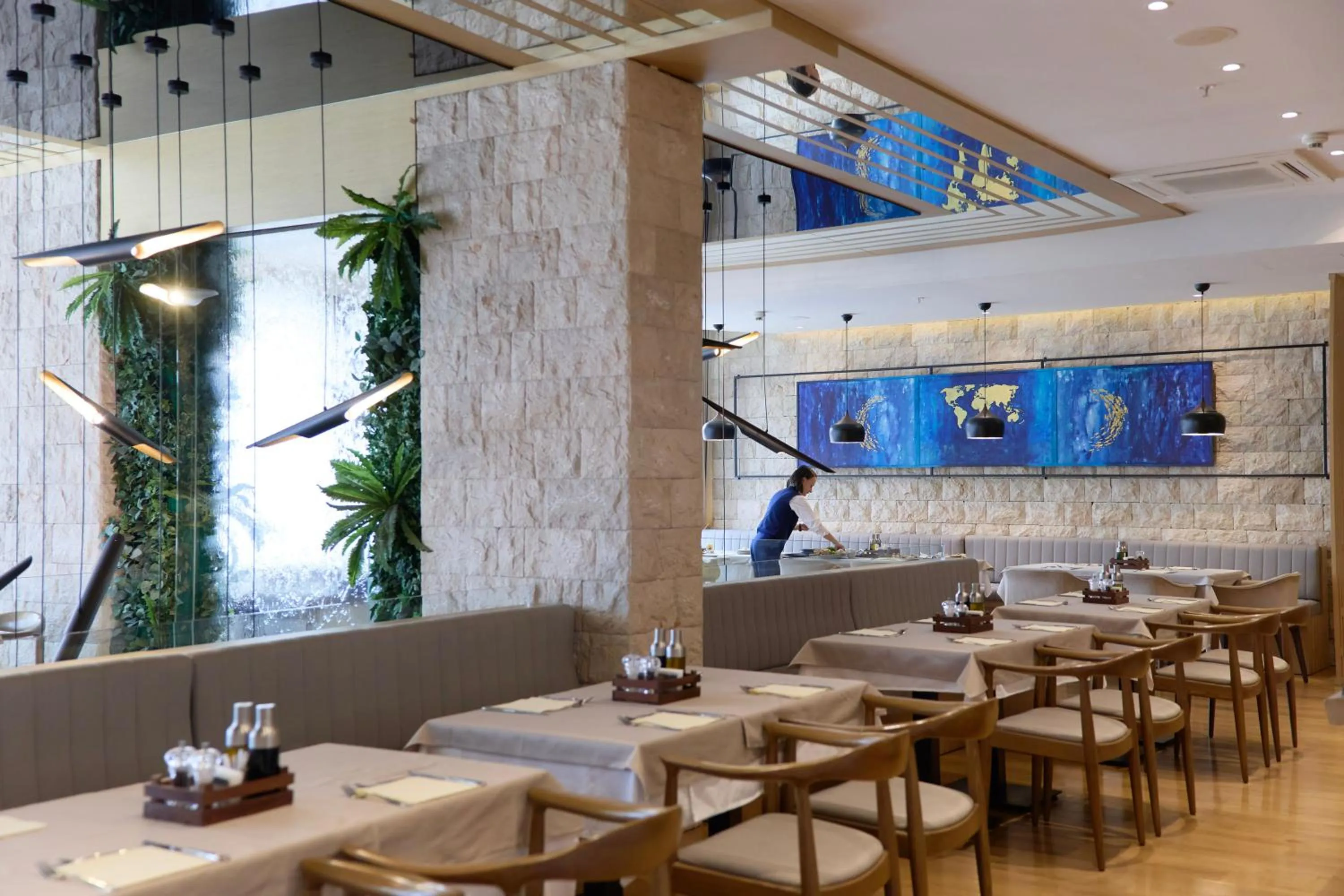 Restaurant/places to eat in Hotel Imperial Conference & Spa