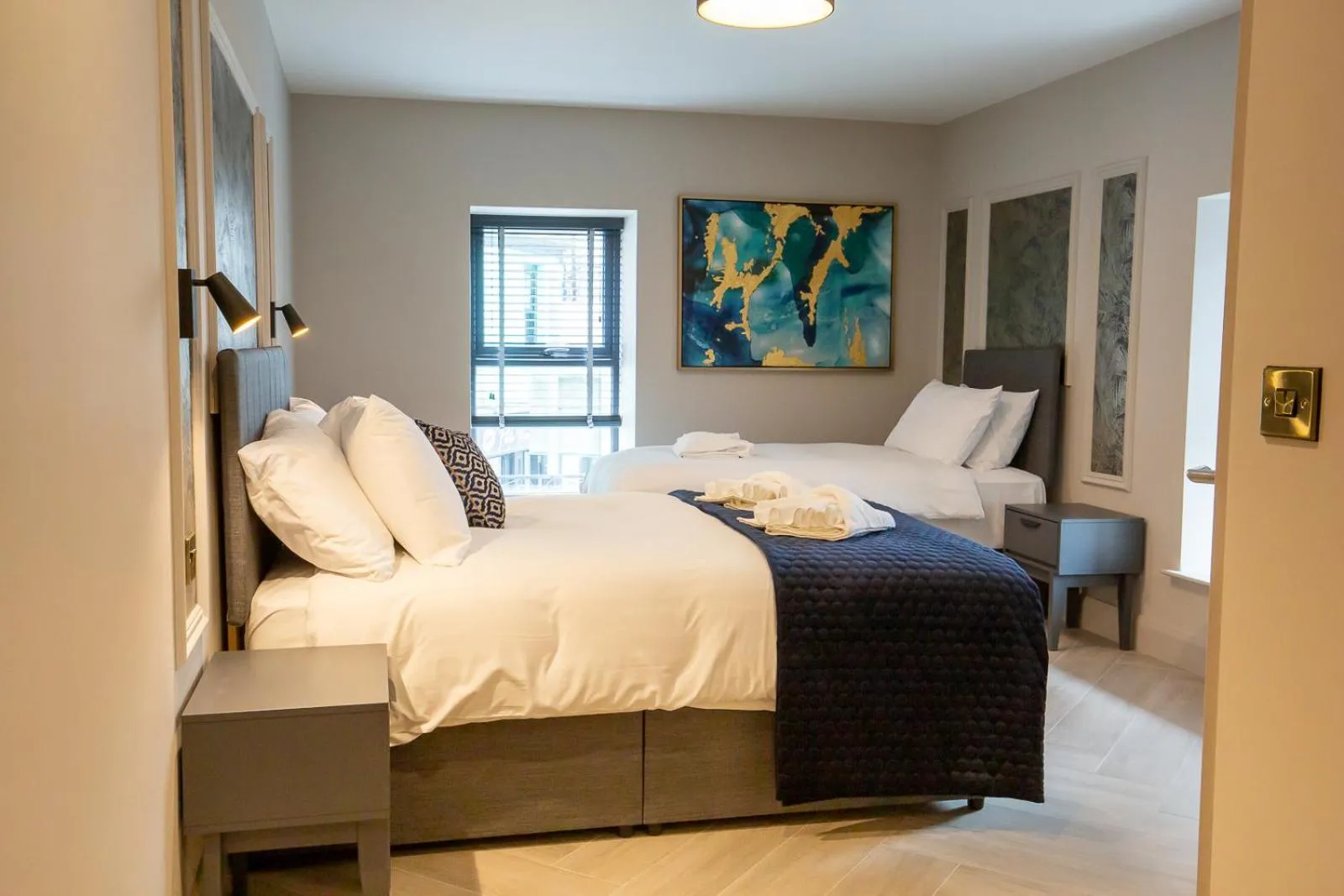 Bedroom, Bed in The Abbeygate Townhouse