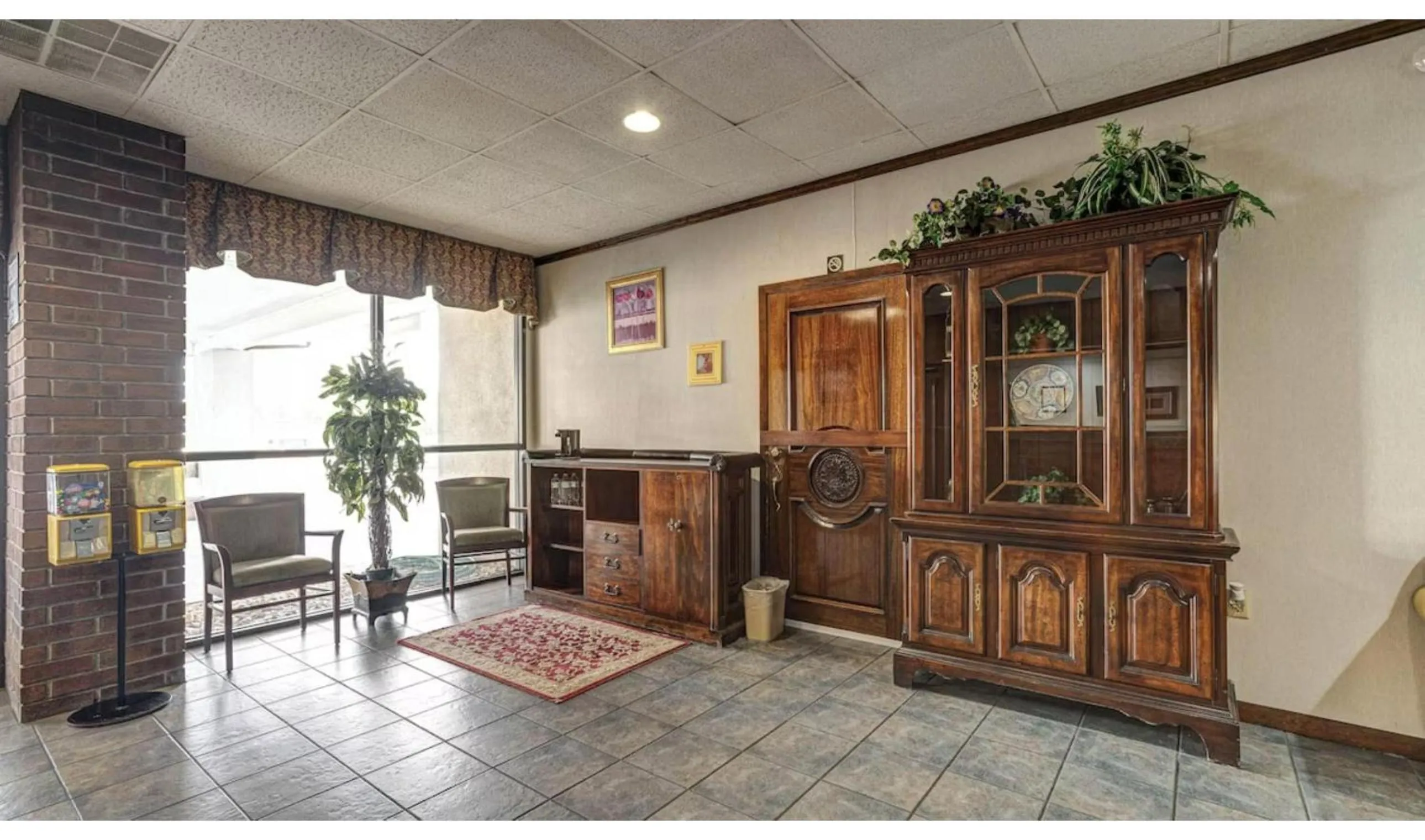 Lobby or reception in Northgate Inn by Townhouse Hattiesburg I-59