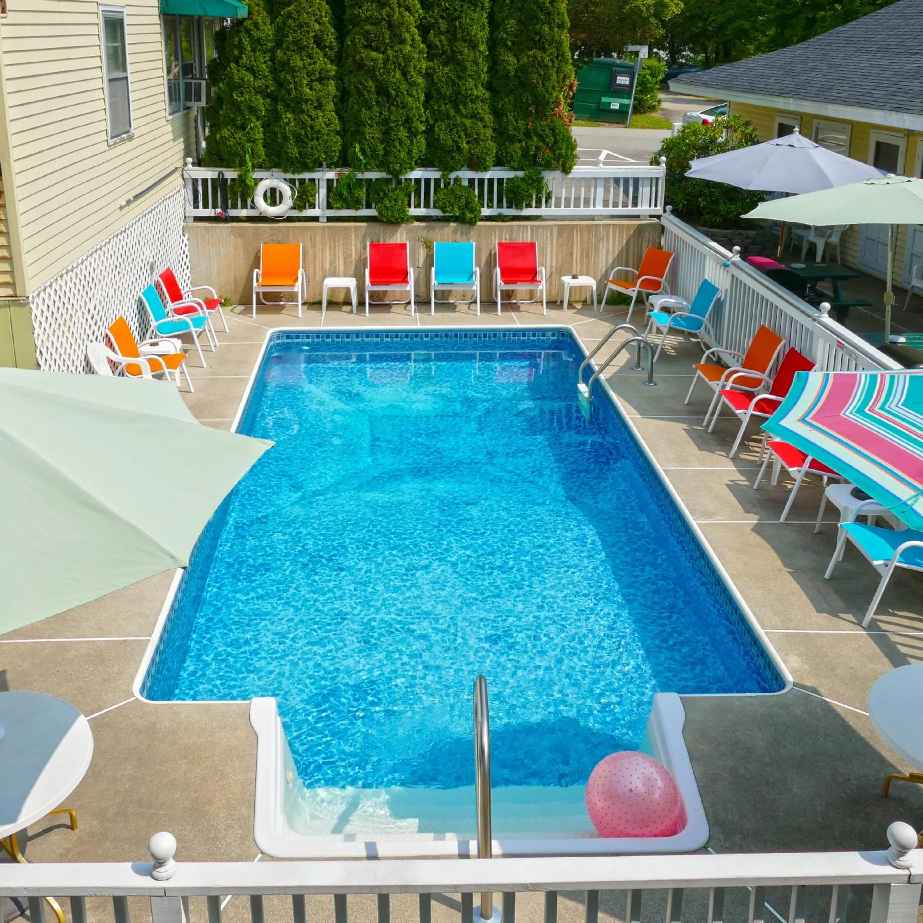 Pool view in Beach Motel and Suites