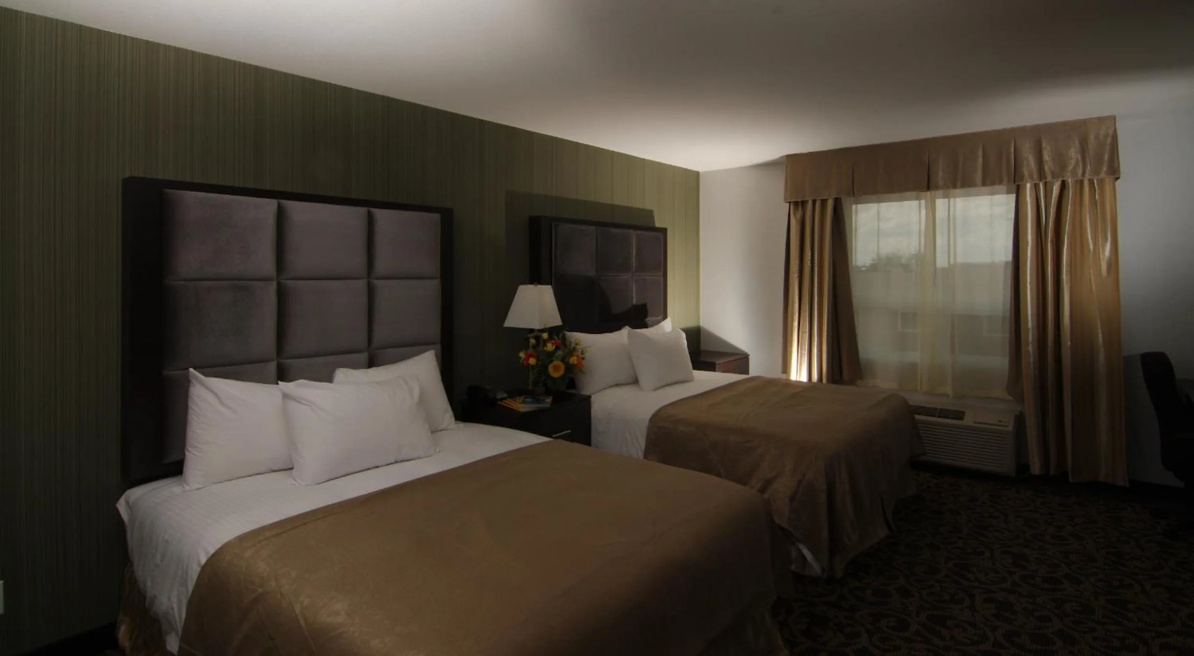 Bedroom, Bed in Paradise Inn and Suites Redwater