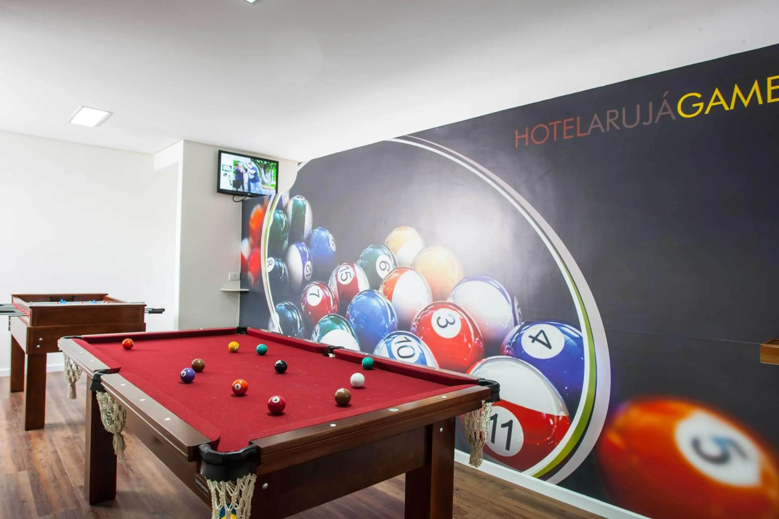 Billiard in Hotel Arujá