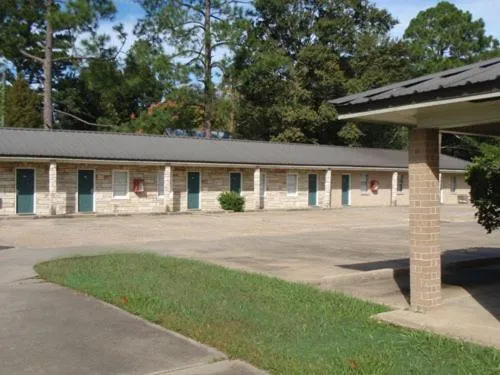 Facade/entrance in L'Acadie Inn & RV Park