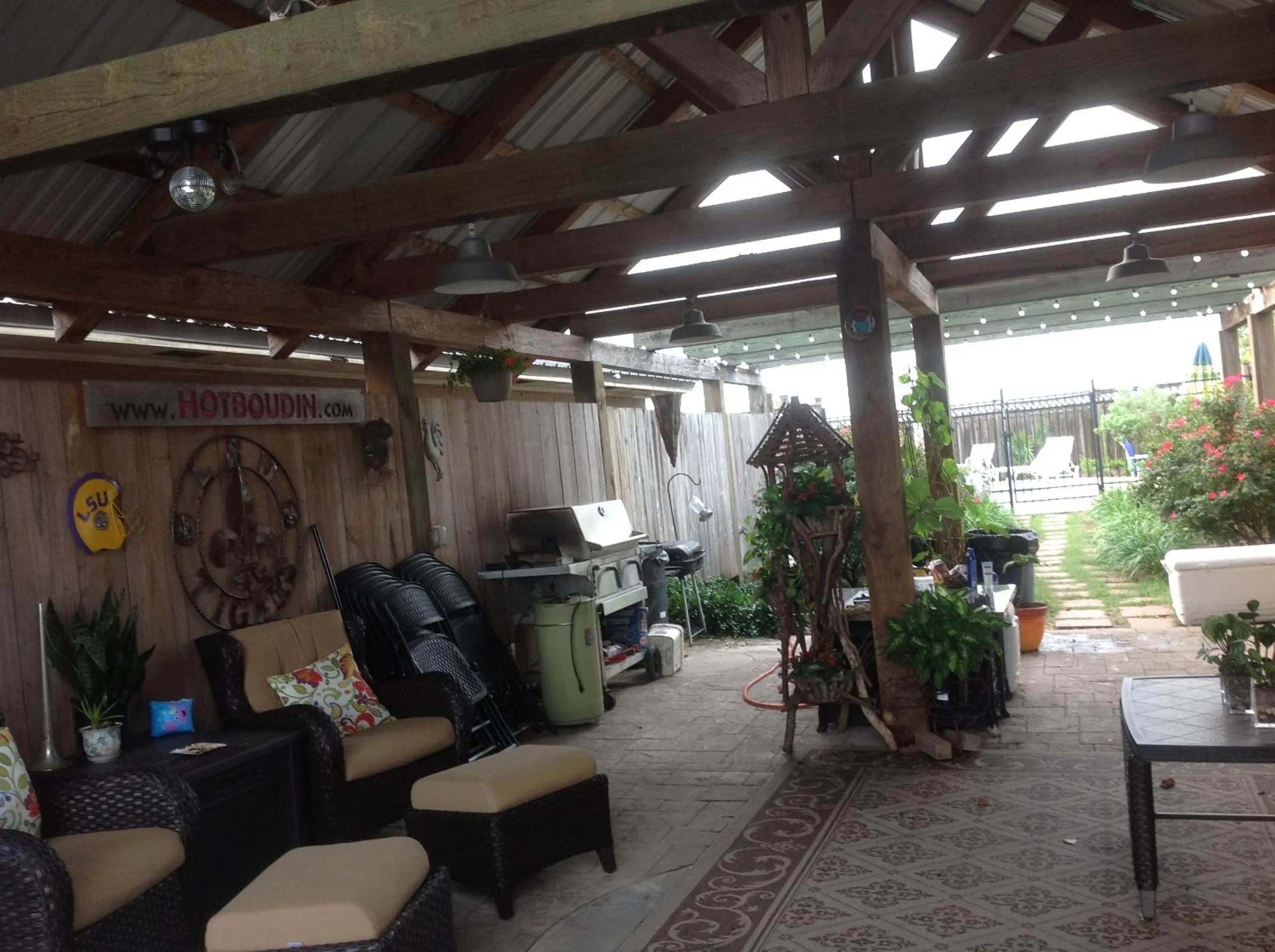 Patio in L'Acadie Inn & RV Park