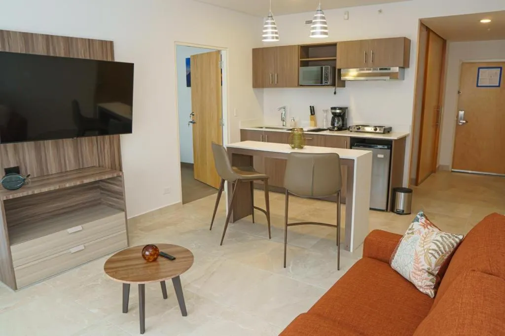 Kitchen or kitchenette in Holiday Inn Express Managua by IHG