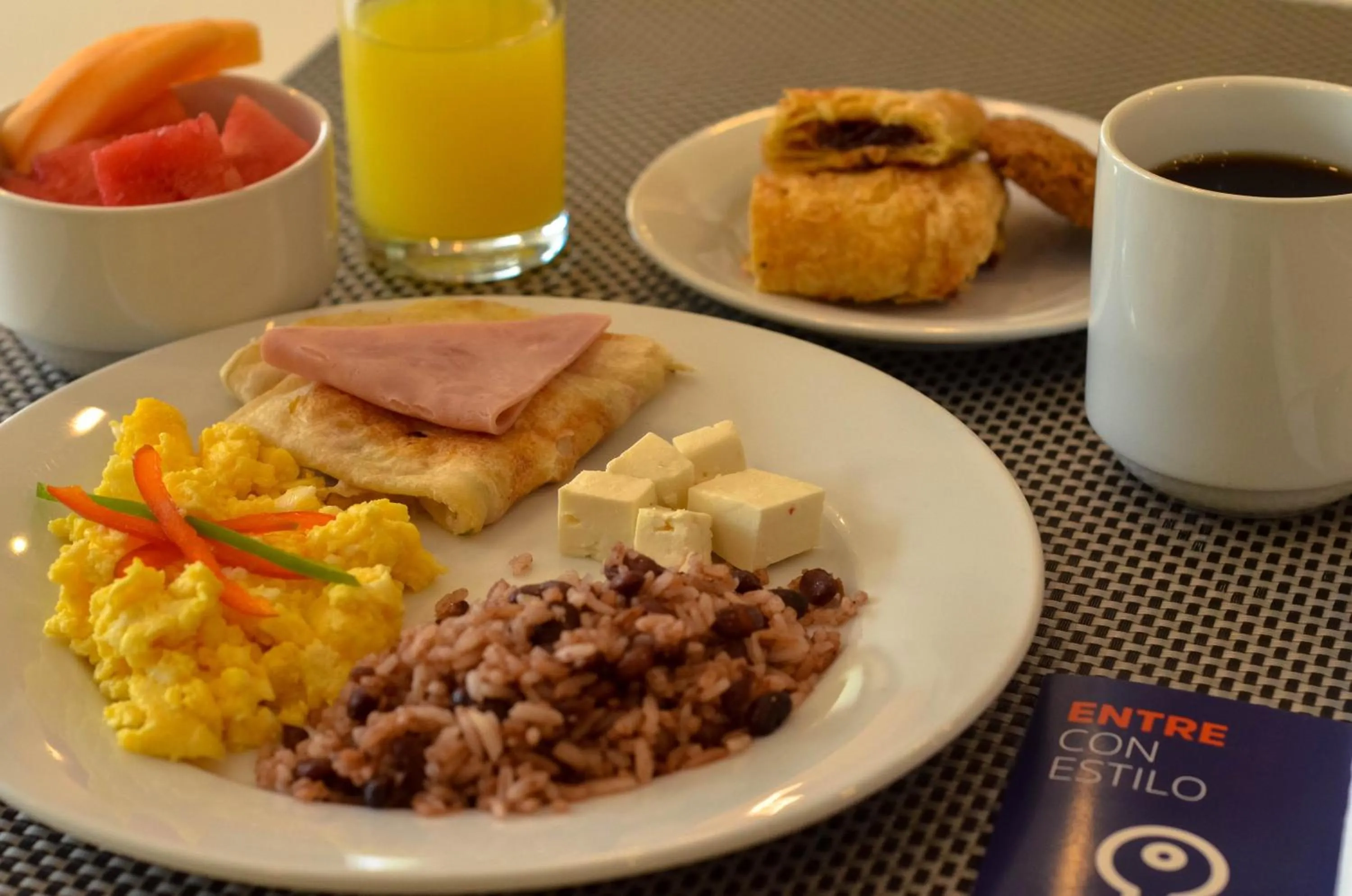 Restaurant/places to eat in Holiday Inn Express Managua by IHG