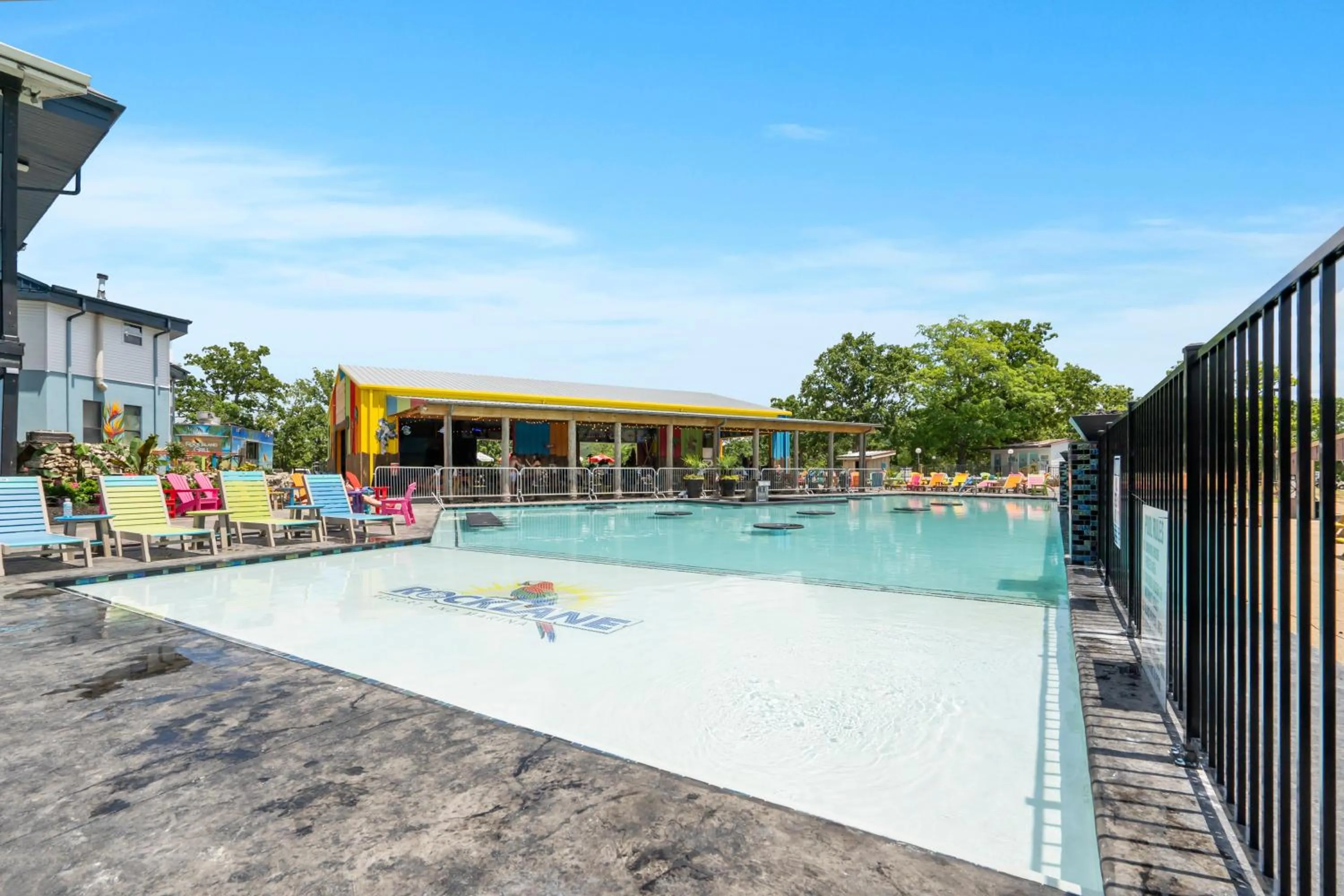 Swimming pool in Rock Lane Resort & Marina
