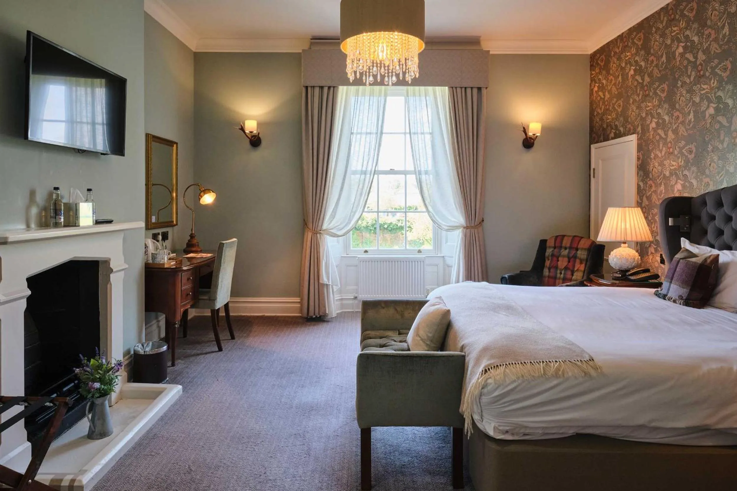 Bed in Stratton House Hotel & Spa