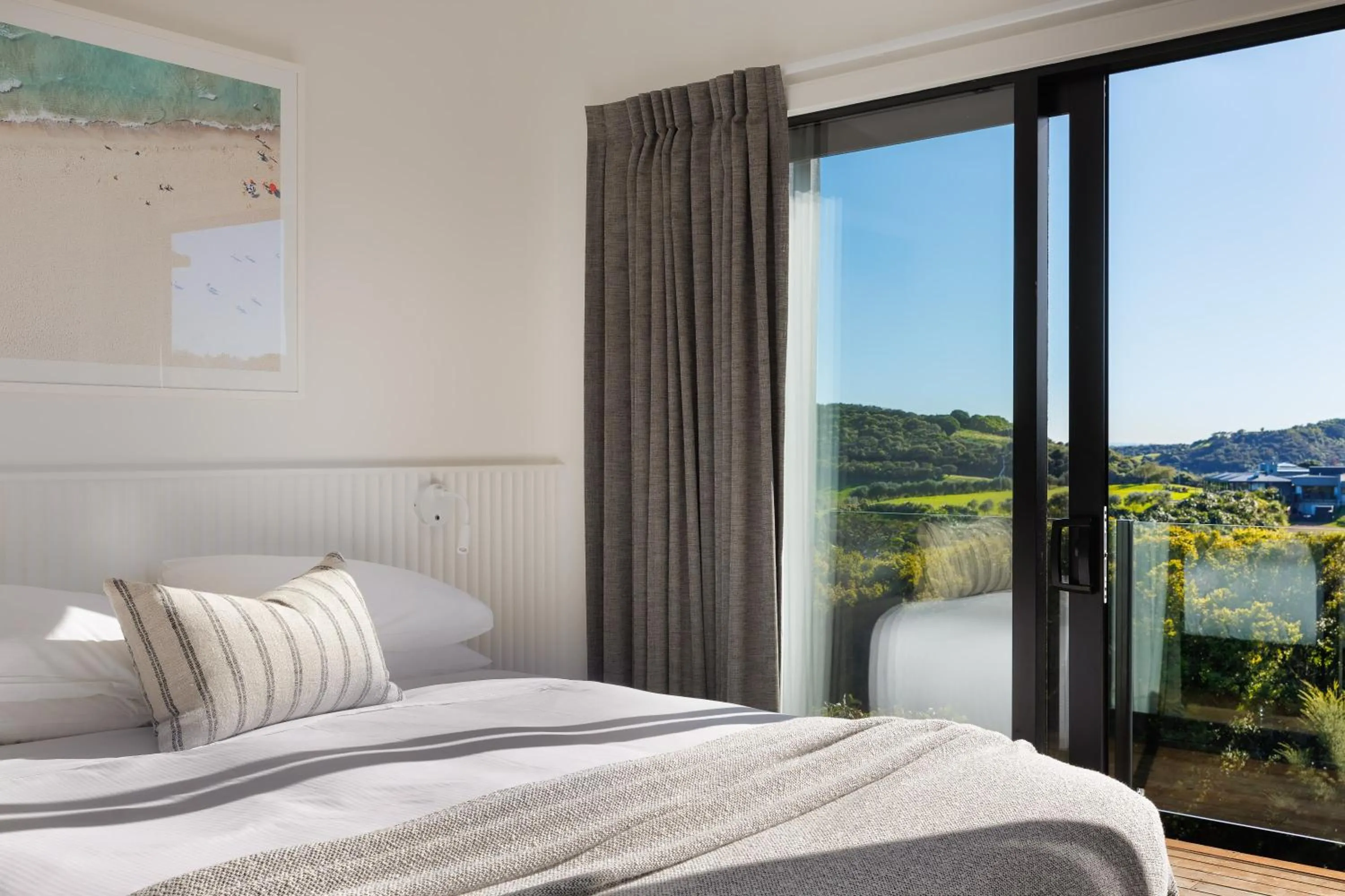 Bed in Cable Bay Views