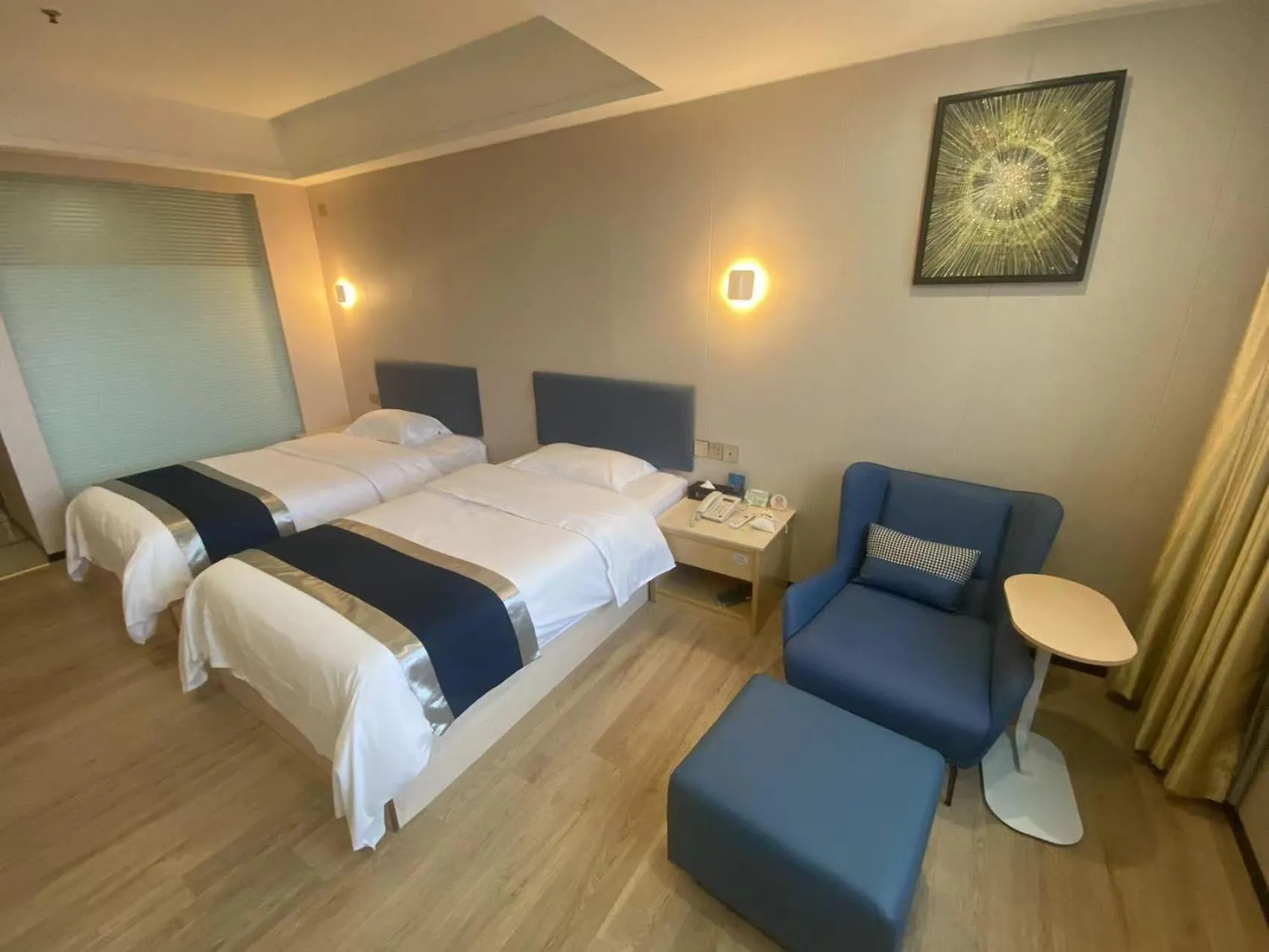 Bed in Green Island Holiday Hotel