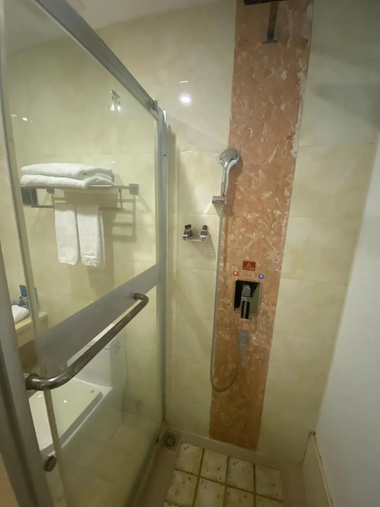 Green Island Holiday Hotel