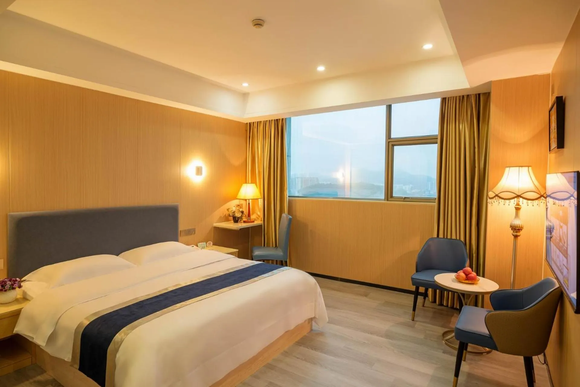 Bed in Green Island Holiday Hotel