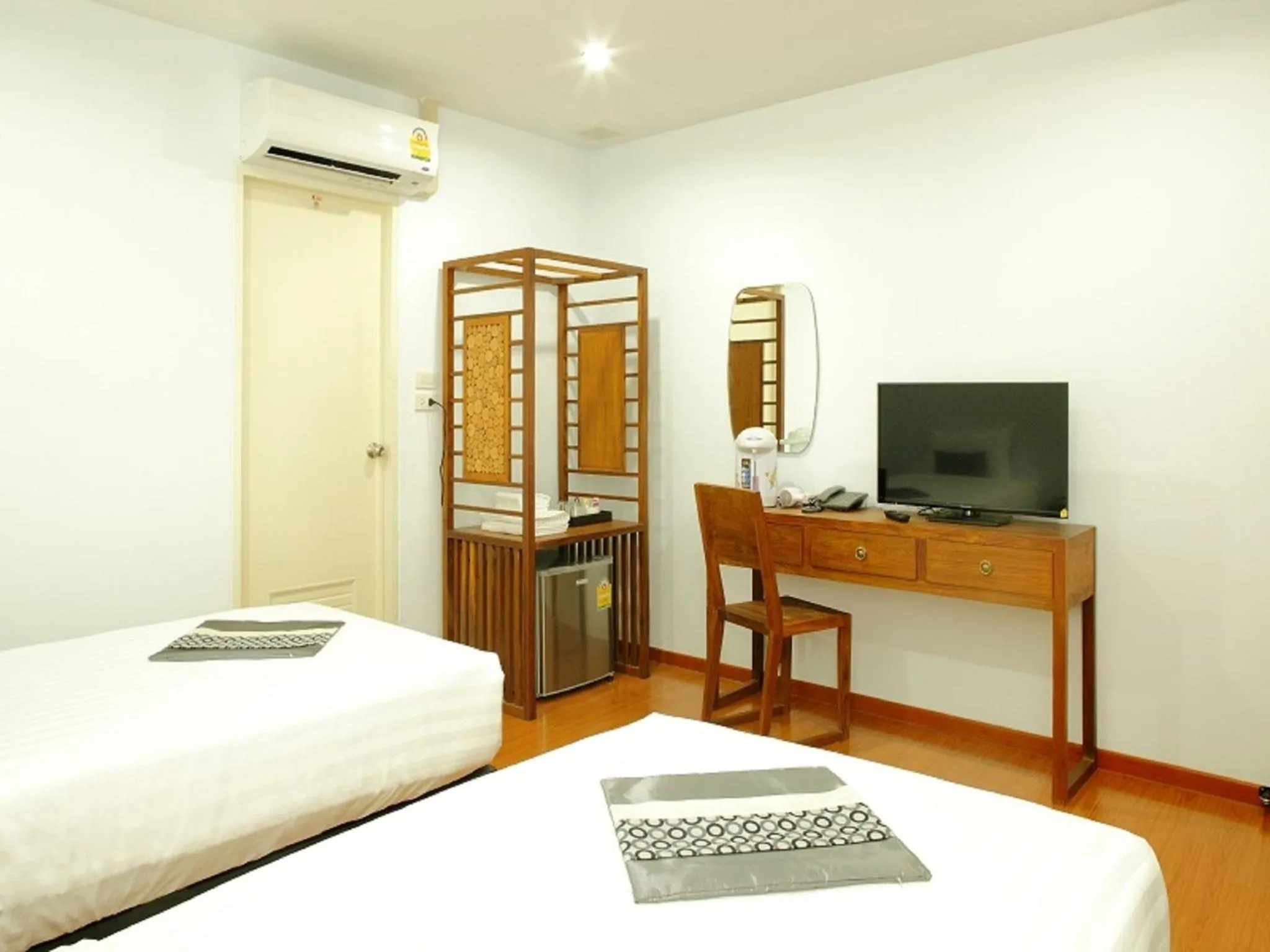 Bed in Double DD House at MRT Sutthisarn