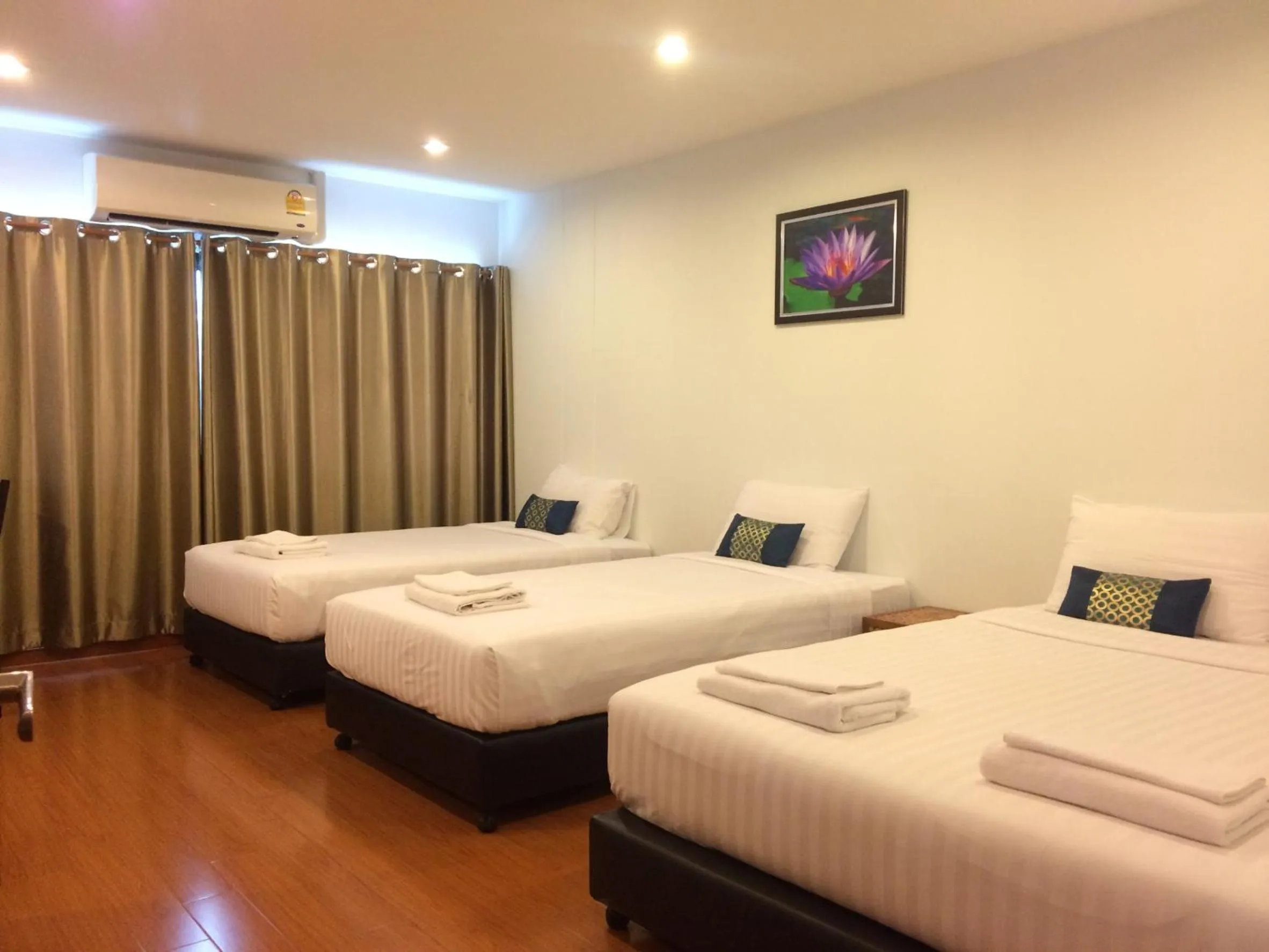 Bed in Double DD House at MRT Sutthisarn