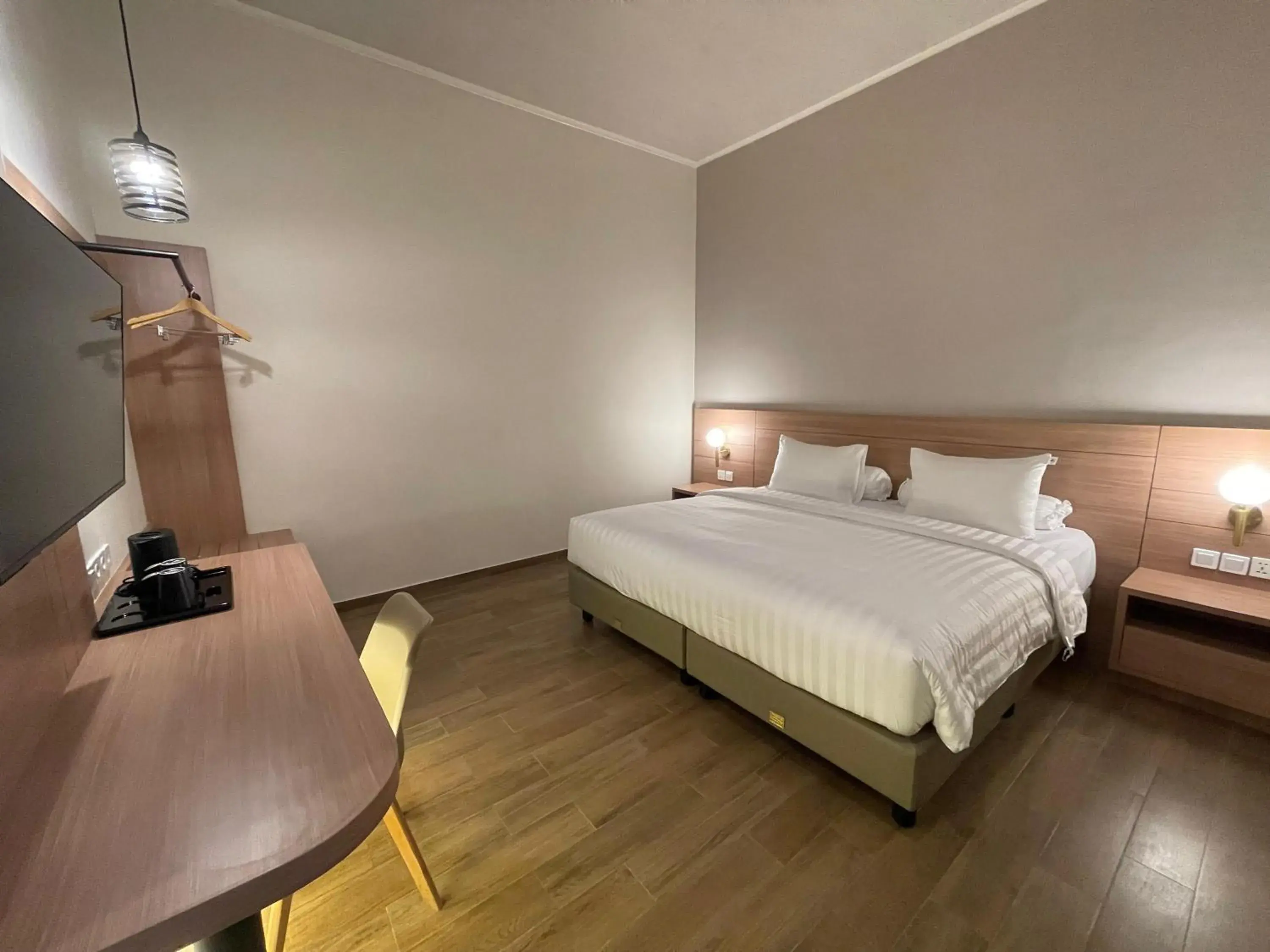 Deluxe King Room in Azana Essence Sanggabuana Bogor Deluxe King Room in Azana Essence Sanggabuana Bogor