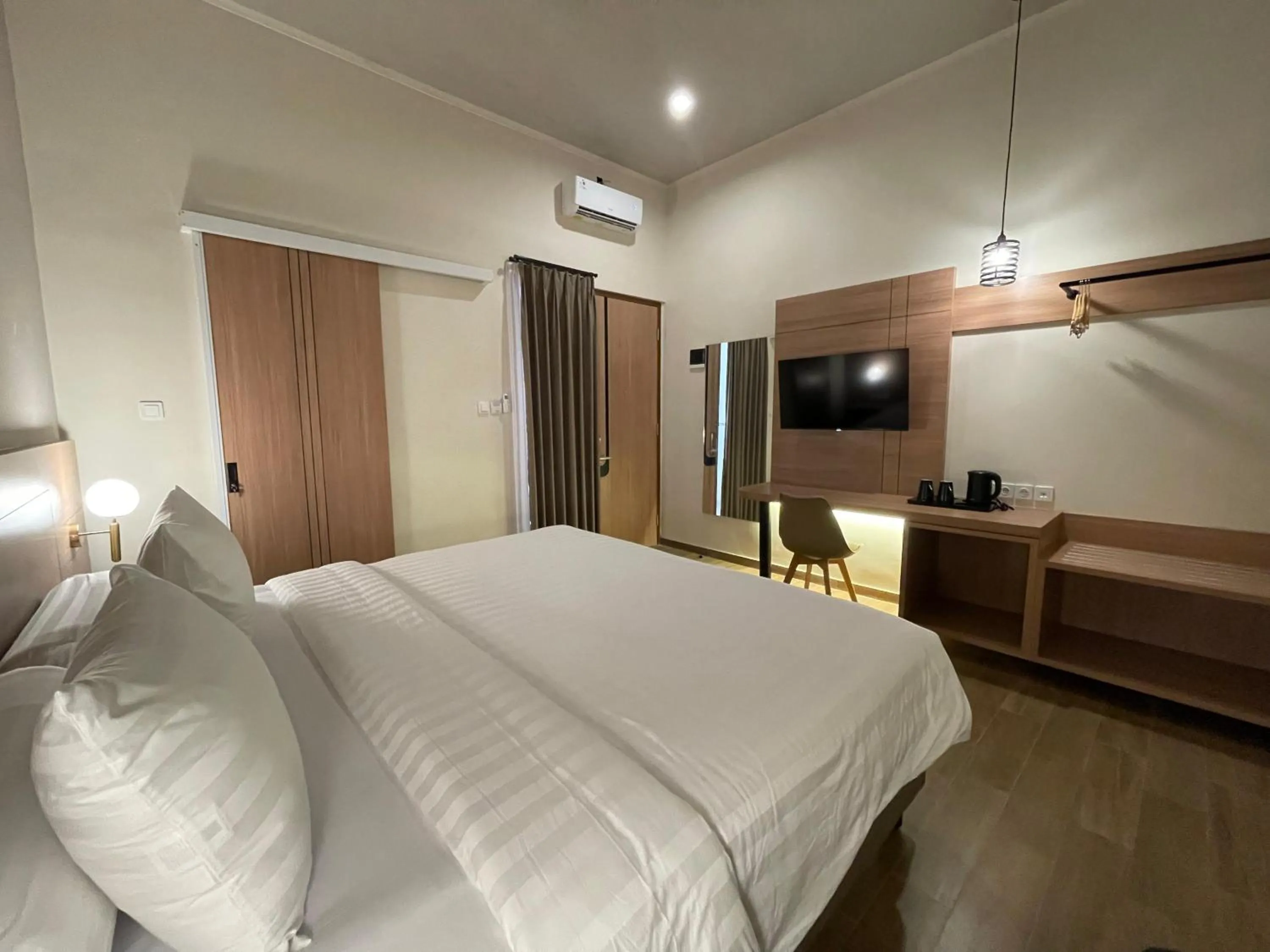 Bed in Azana Essence Sanggabuana Bogor