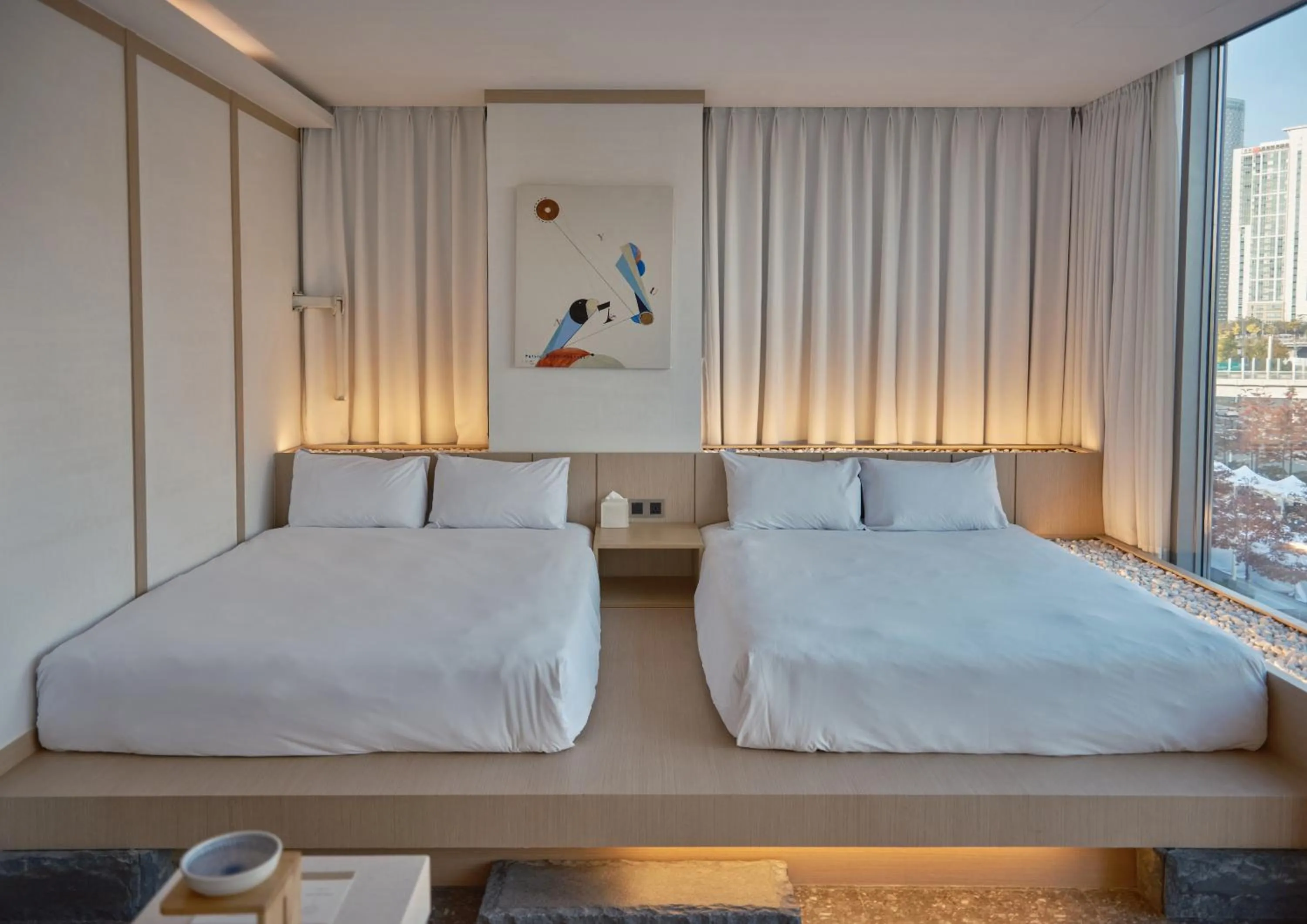 Bed in UH Suite The Seoul